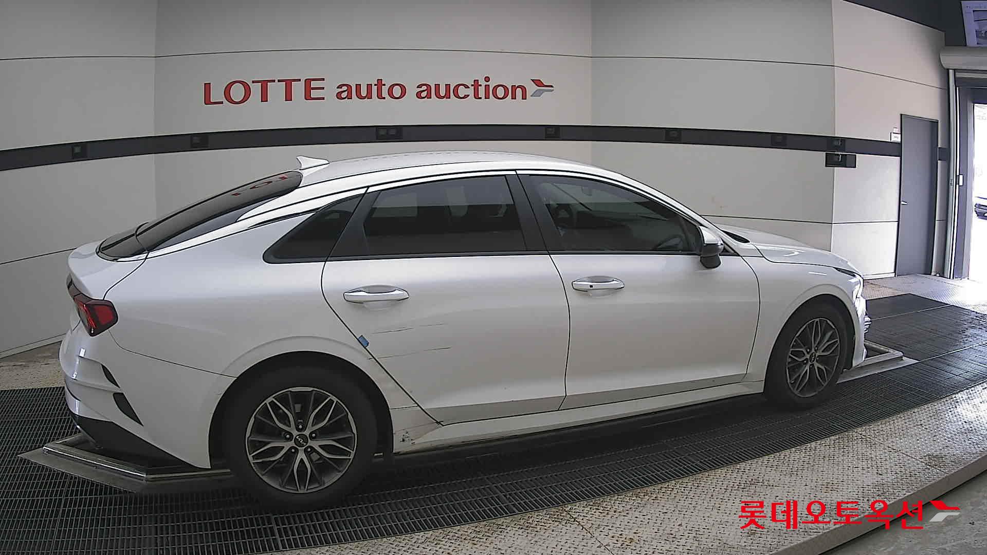 2022 - kia k5