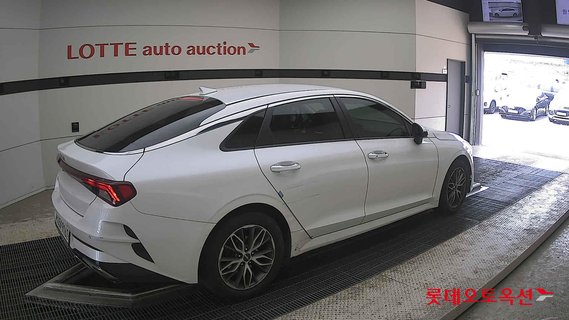 2022 - kia k5