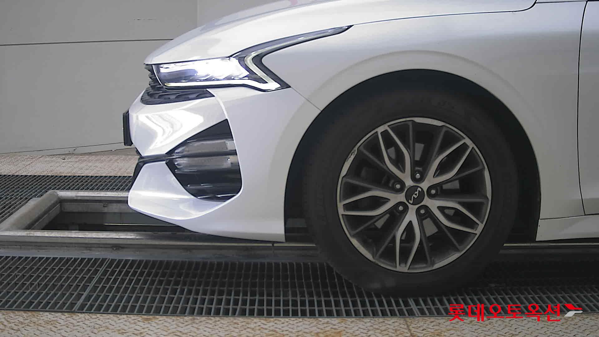 2022 - kia k5