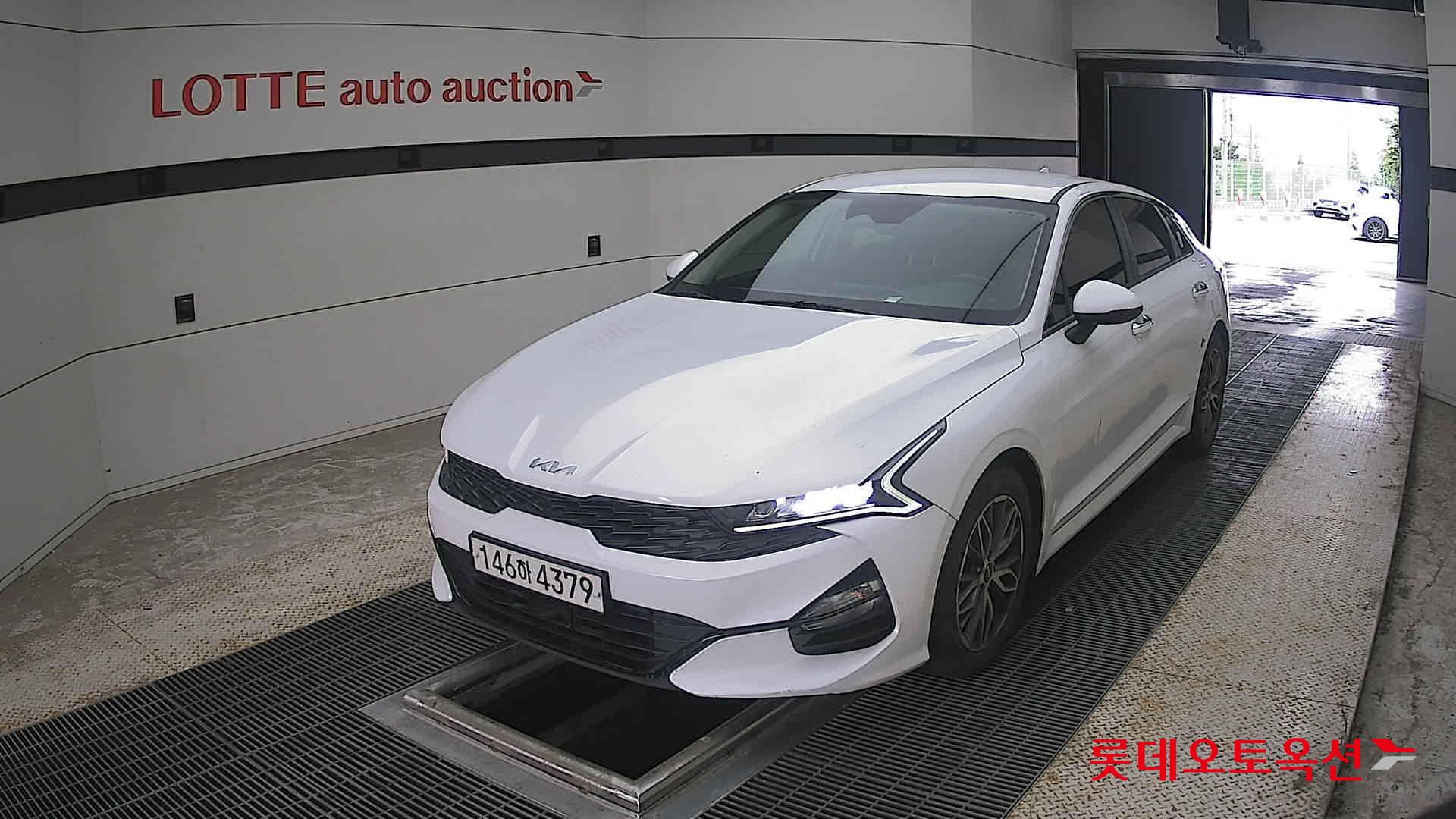 2022 - kia k5
