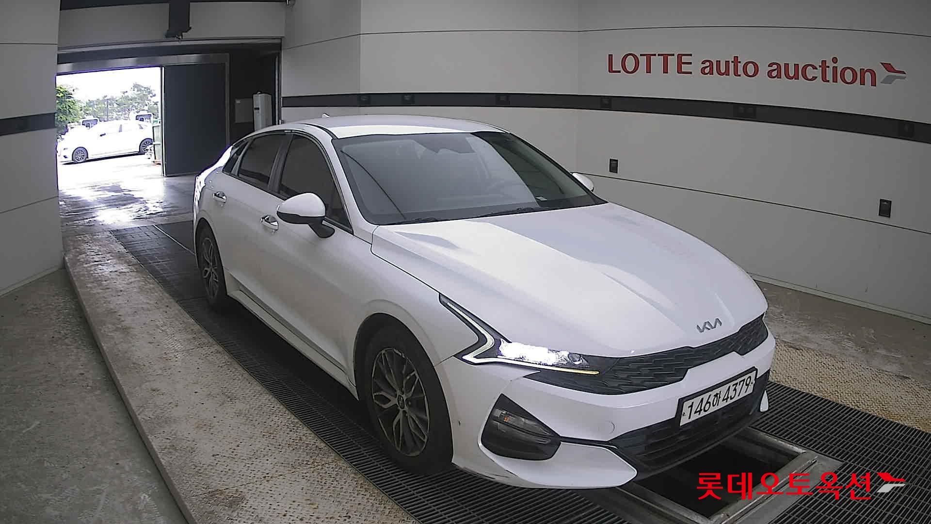 2022 - kia k5