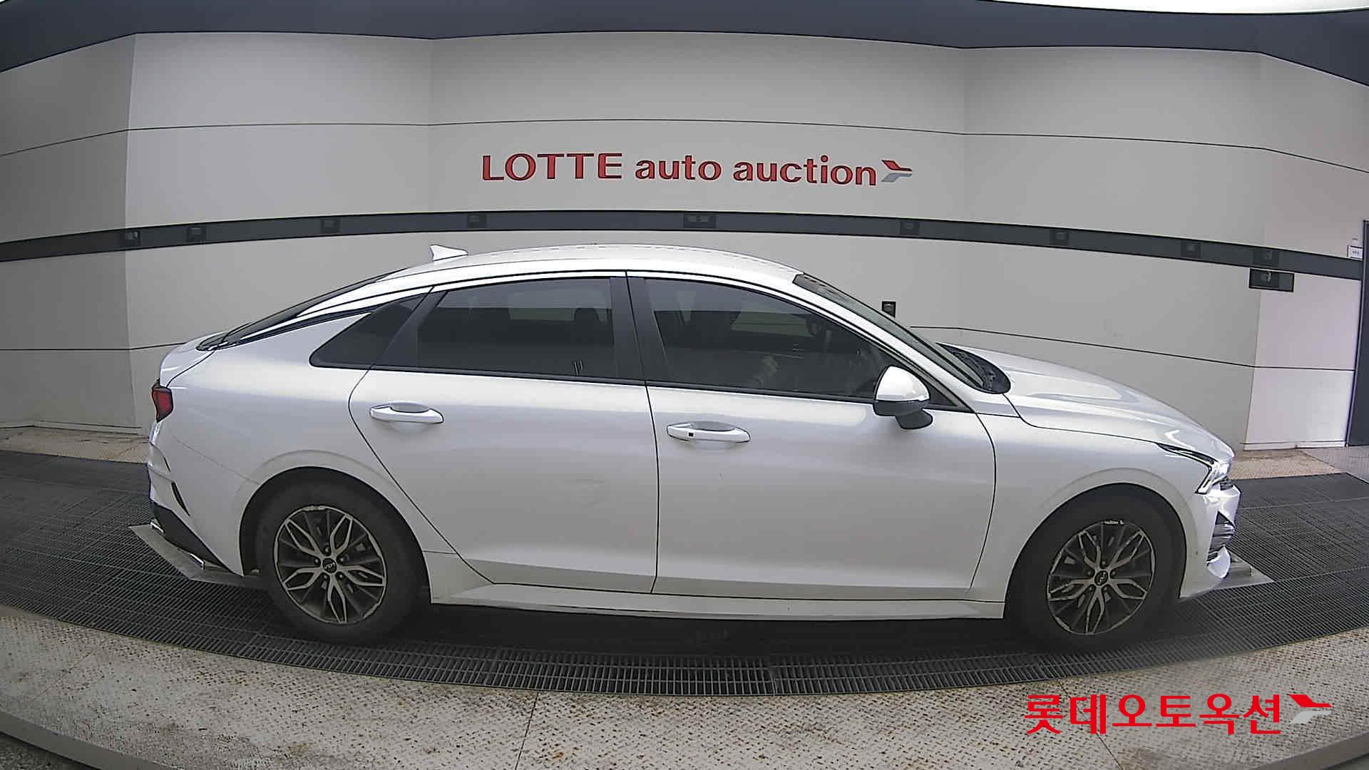 2022 - kia k5