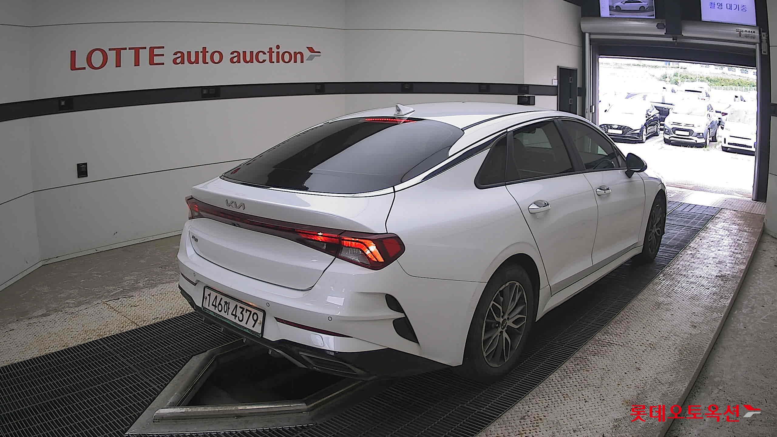 2022 - kia k5