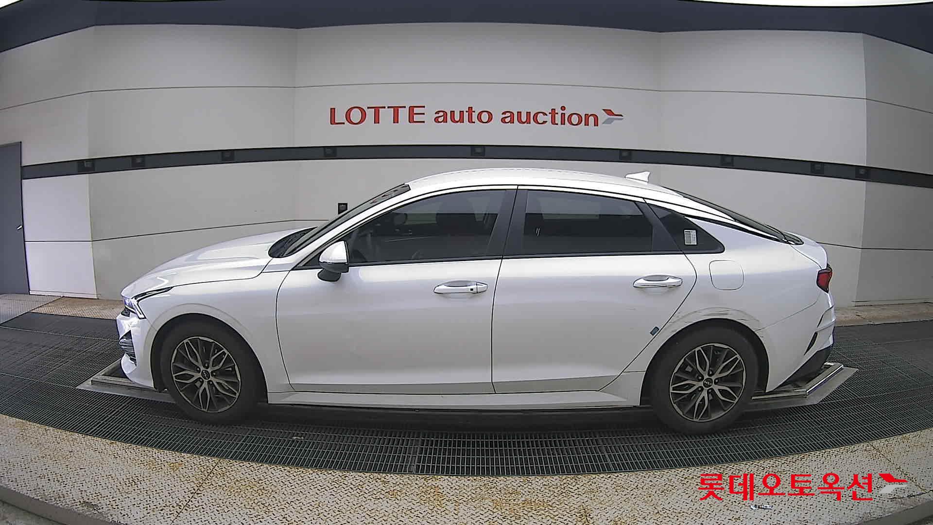 2022 - kia k5