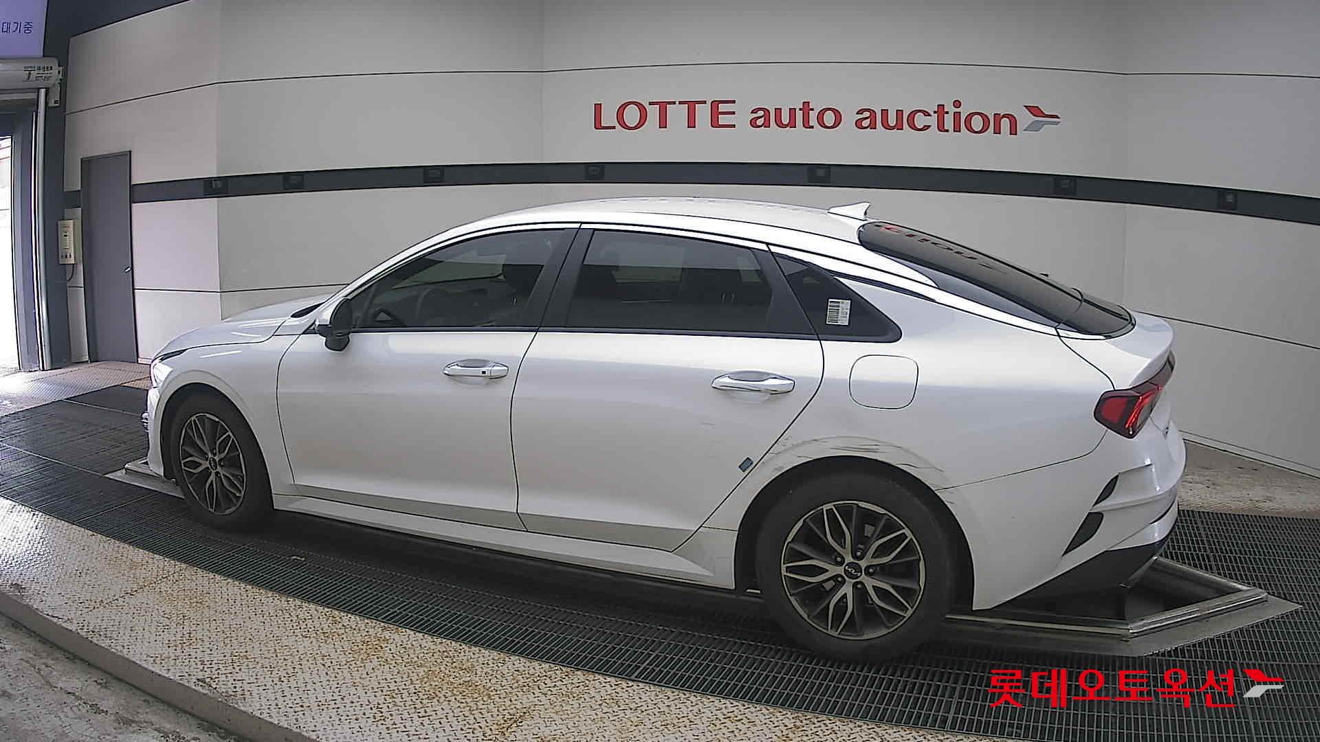 2022 - kia k5