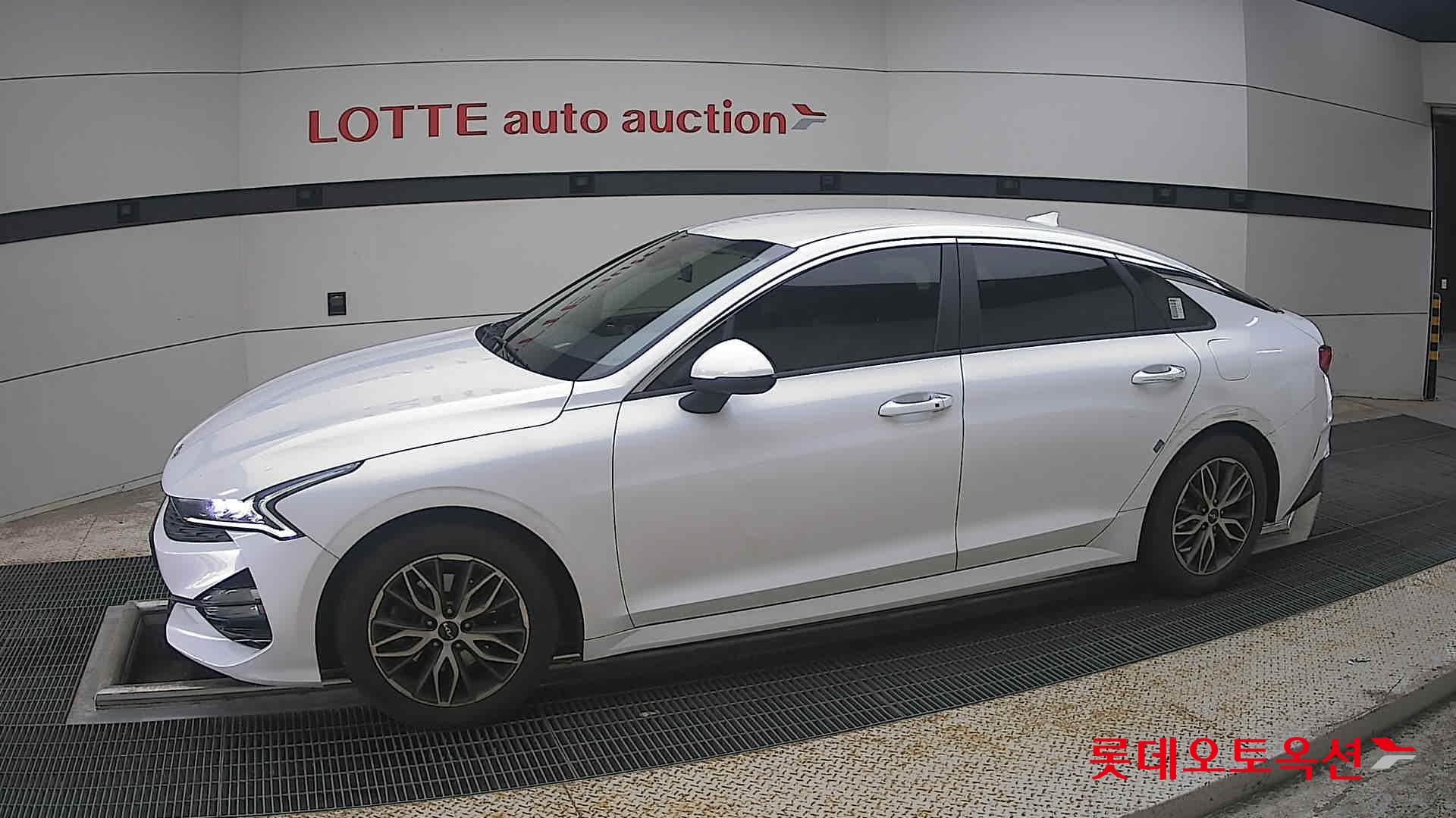 2022 - kia k5