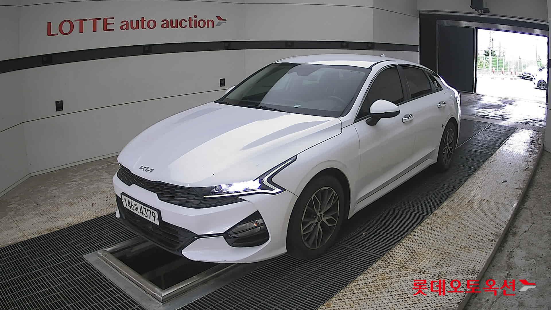 2022 - kia k5