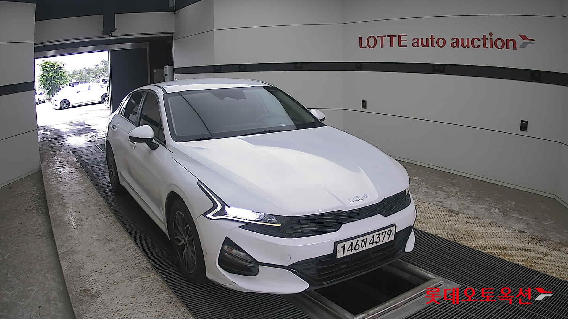 2022 - kia k5