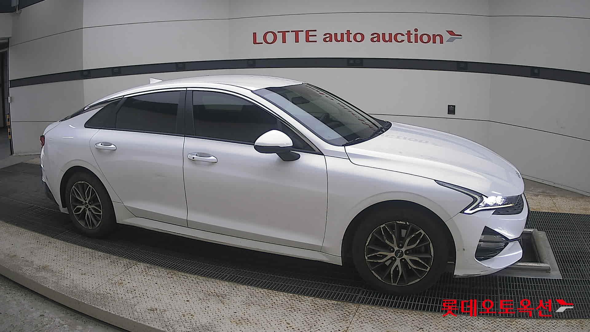 2022 - kia k5