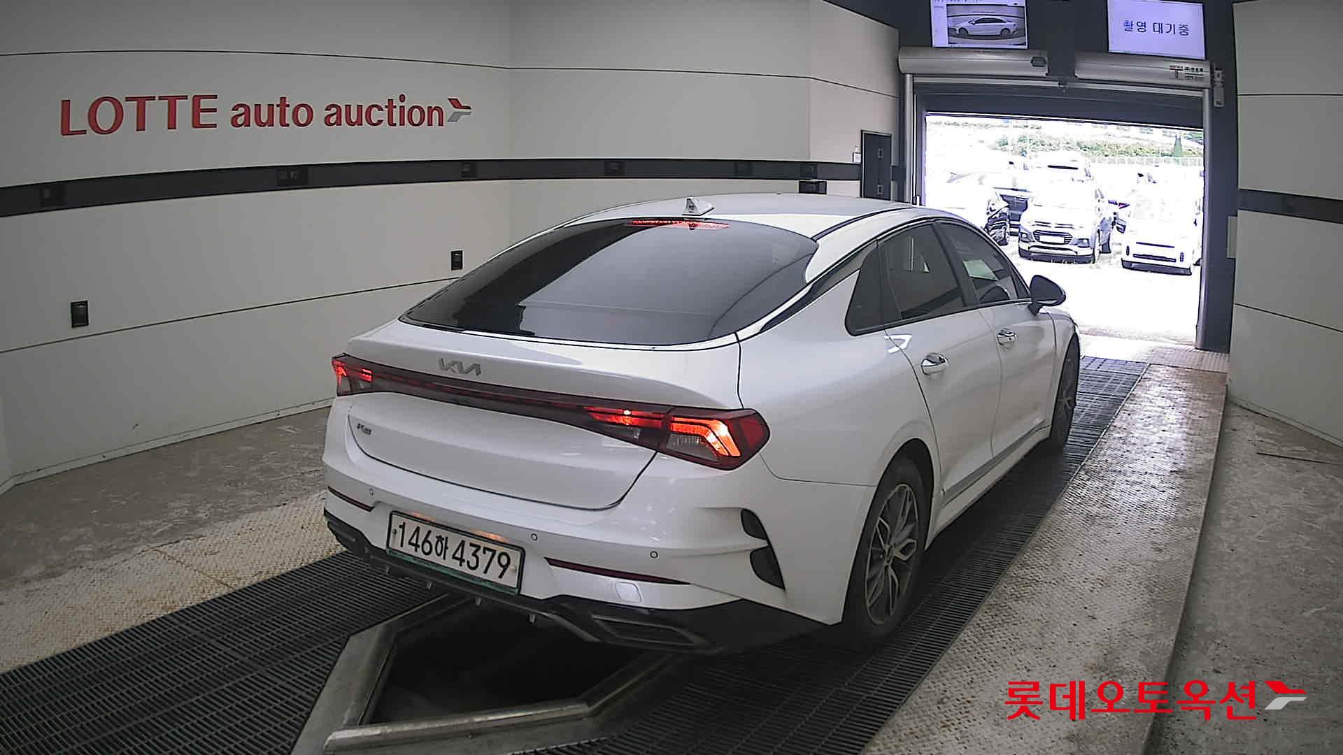 2022 - kia k5