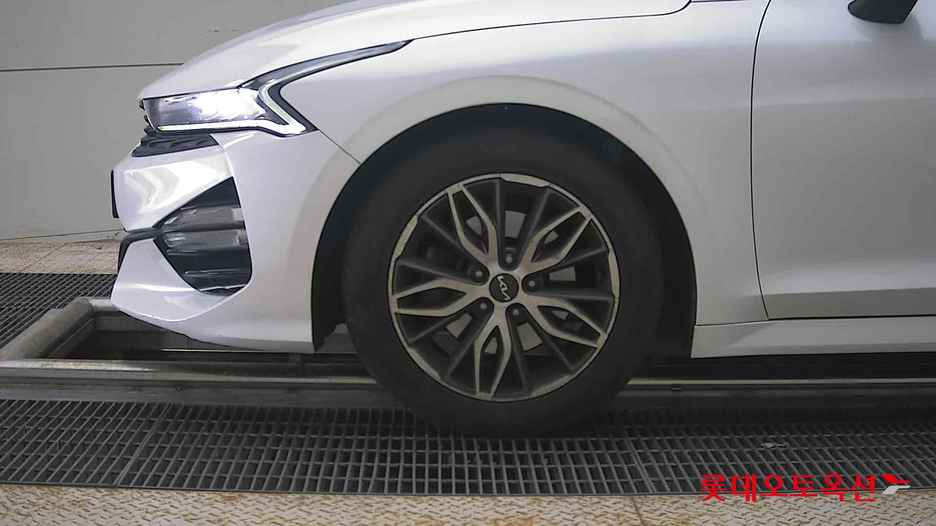 2022 - kia k5
