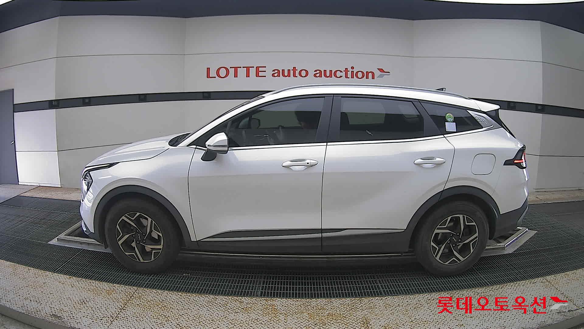 2022 - kia sportage