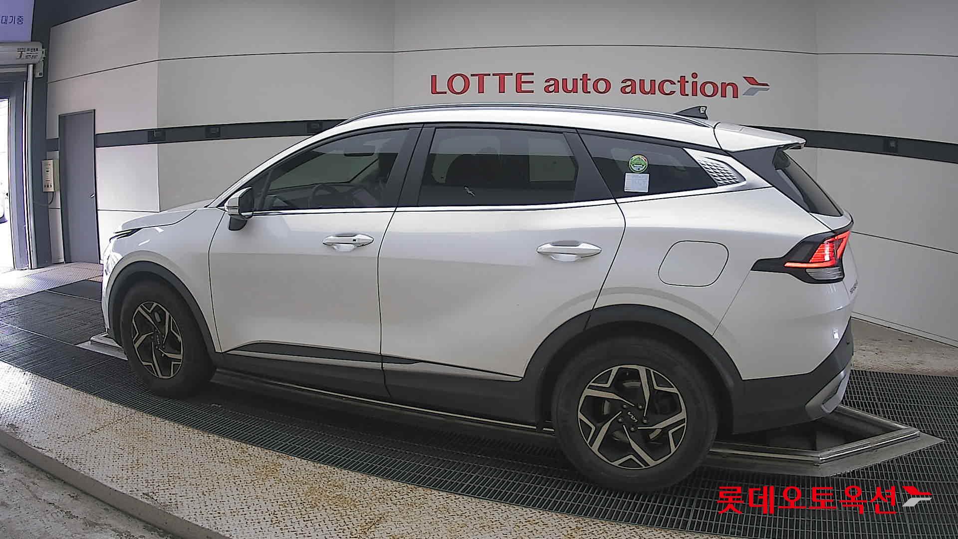 2022 - kia sportage