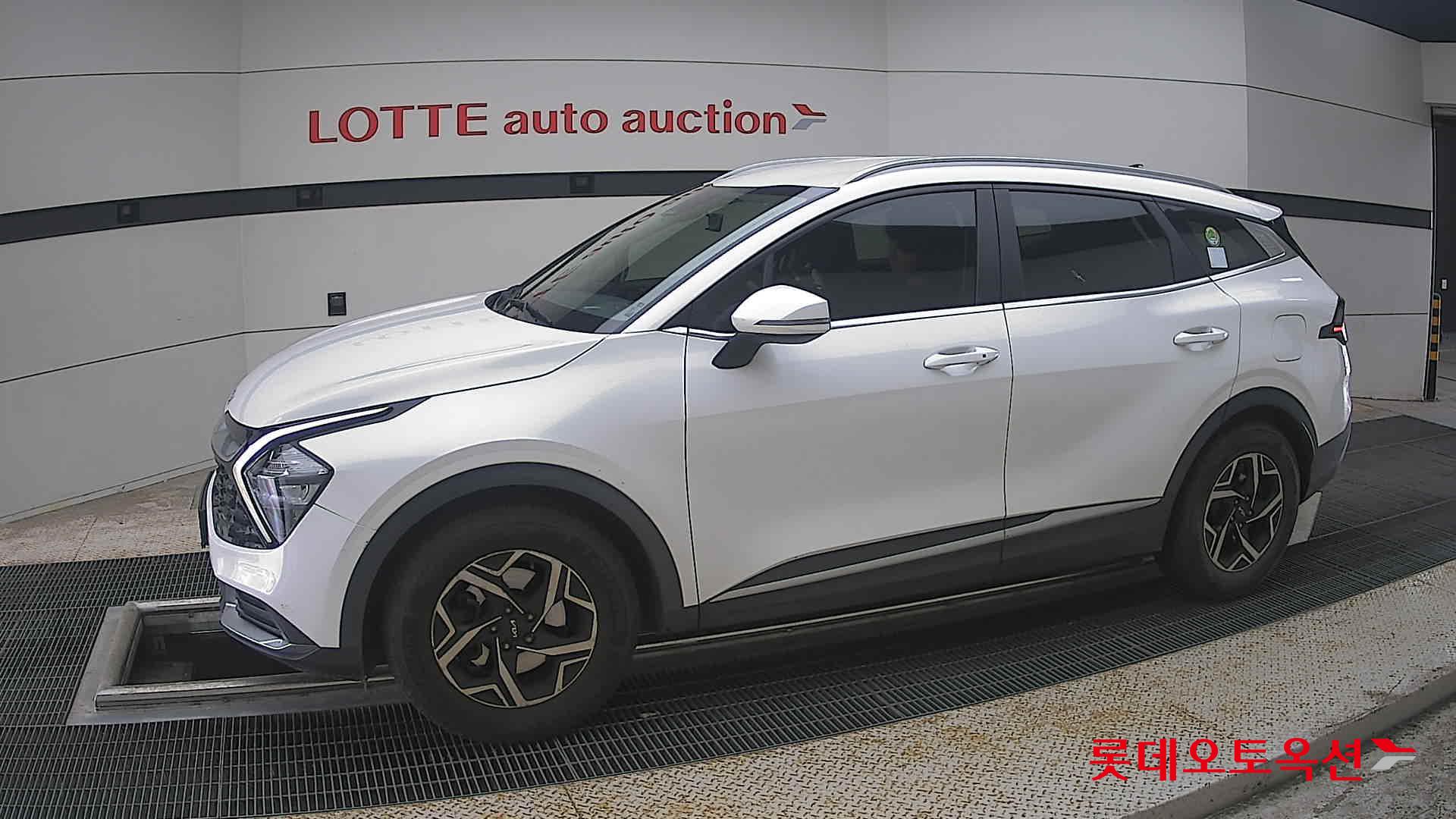 2022 - kia sportage