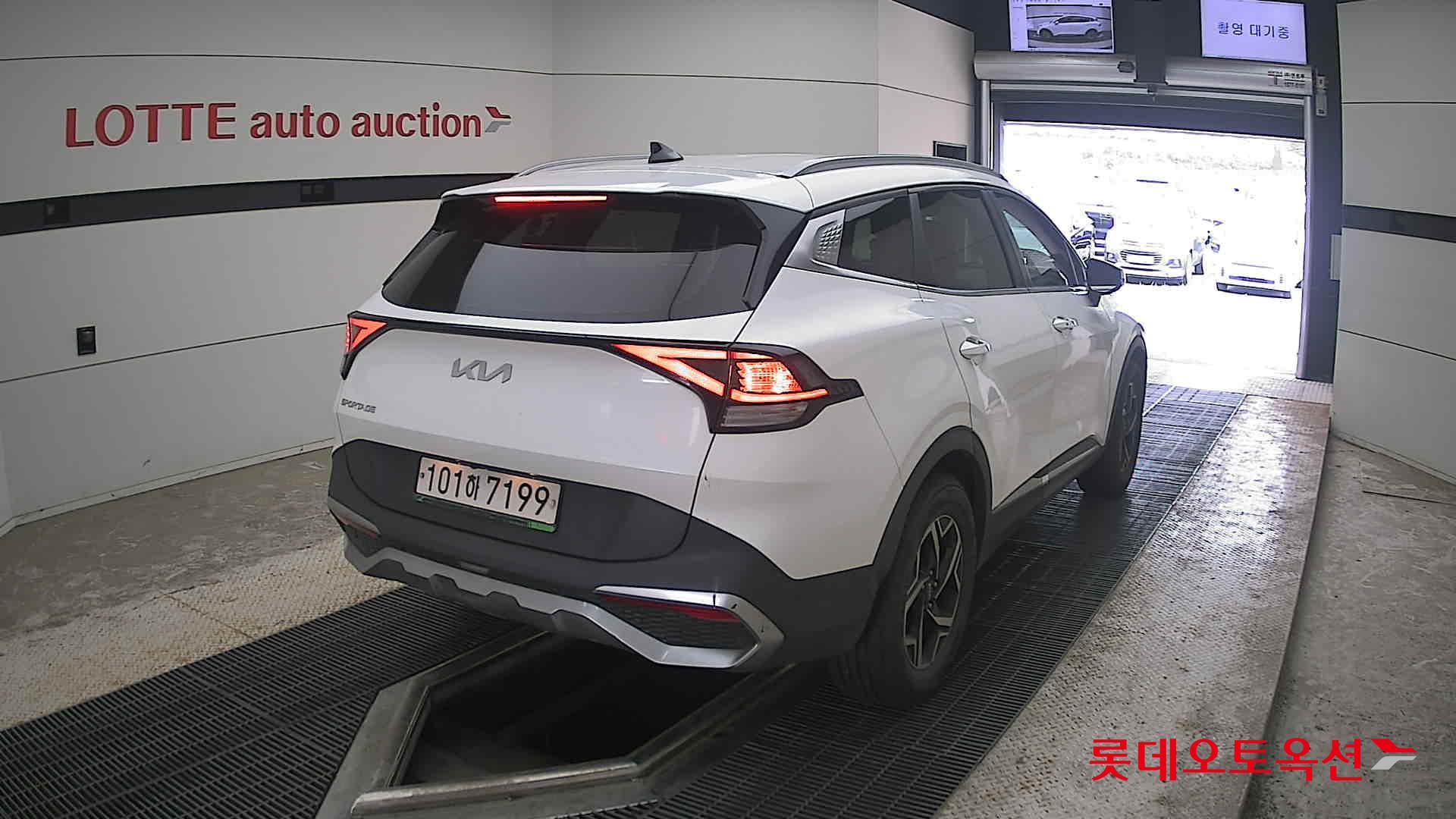 2022 - kia sportage