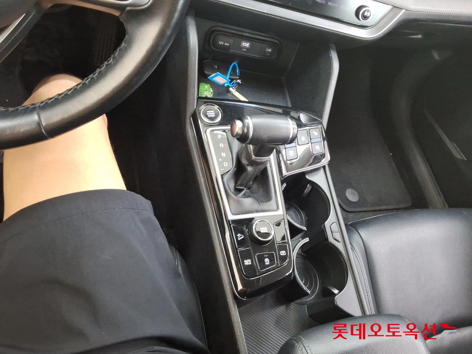2022 - kia sportage