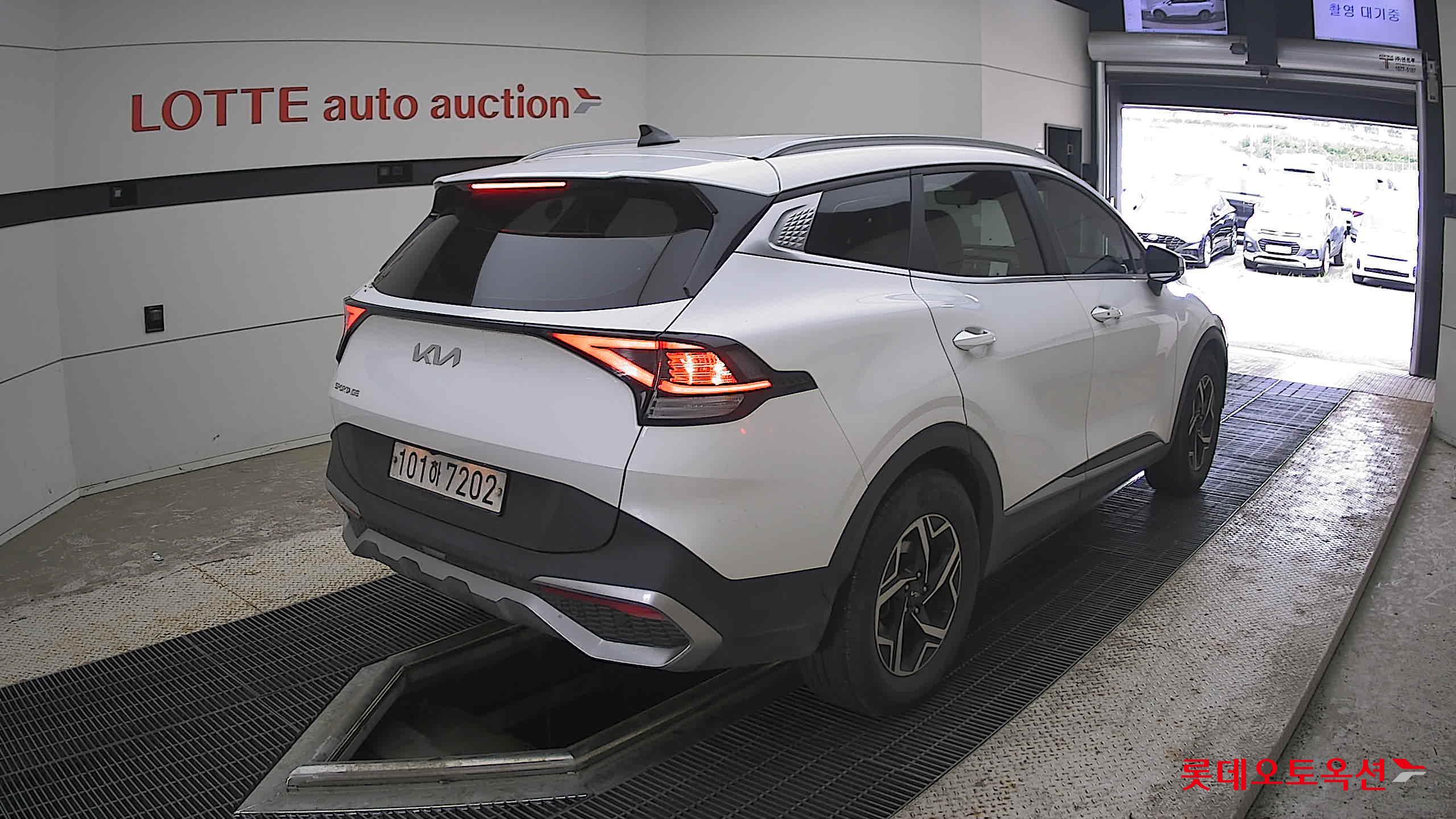 2022 - kia sportage
