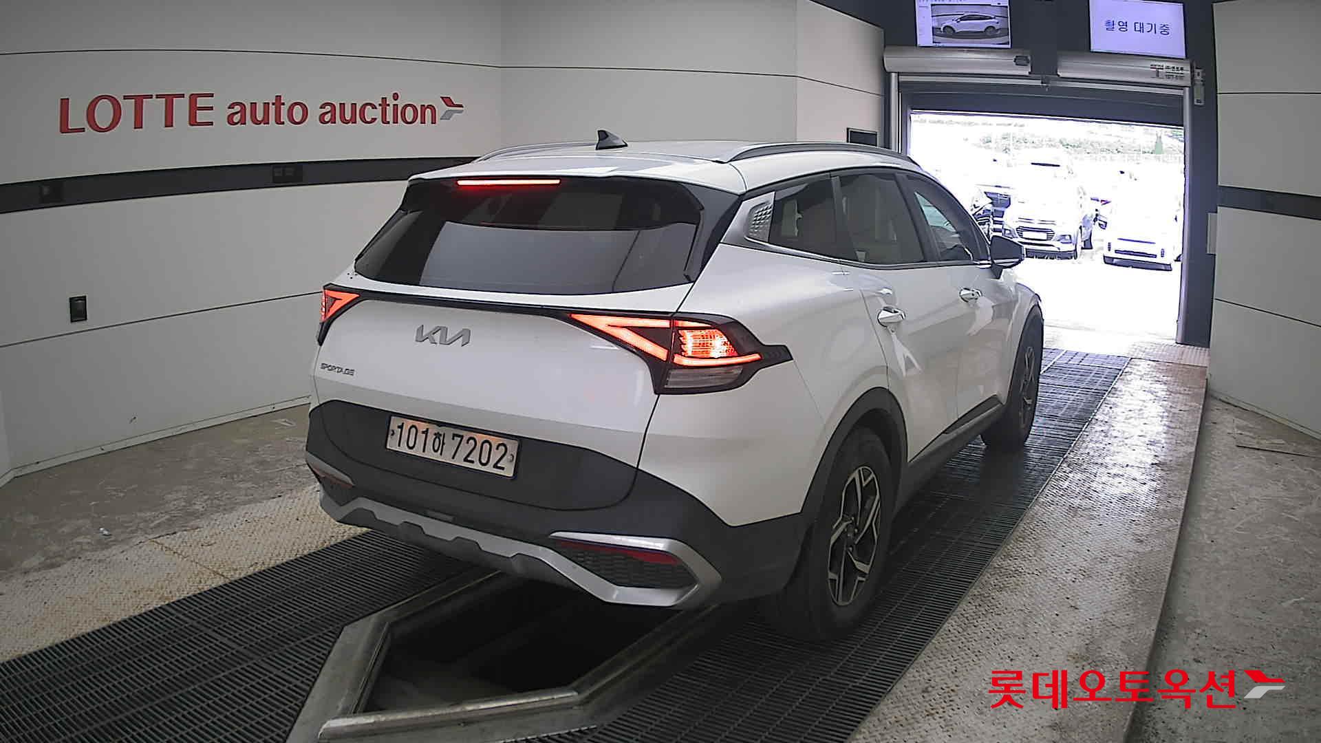 2022 - kia sportage