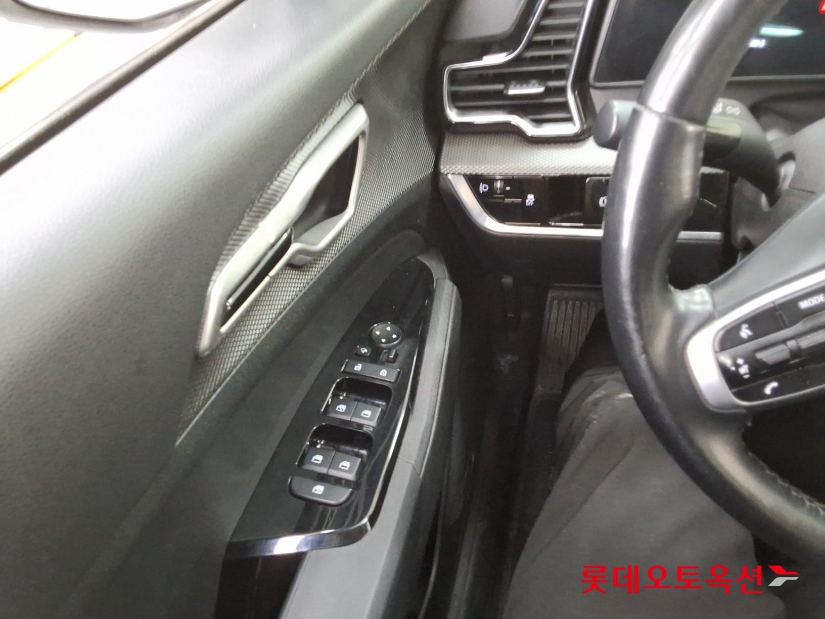 2022 - kia sportage