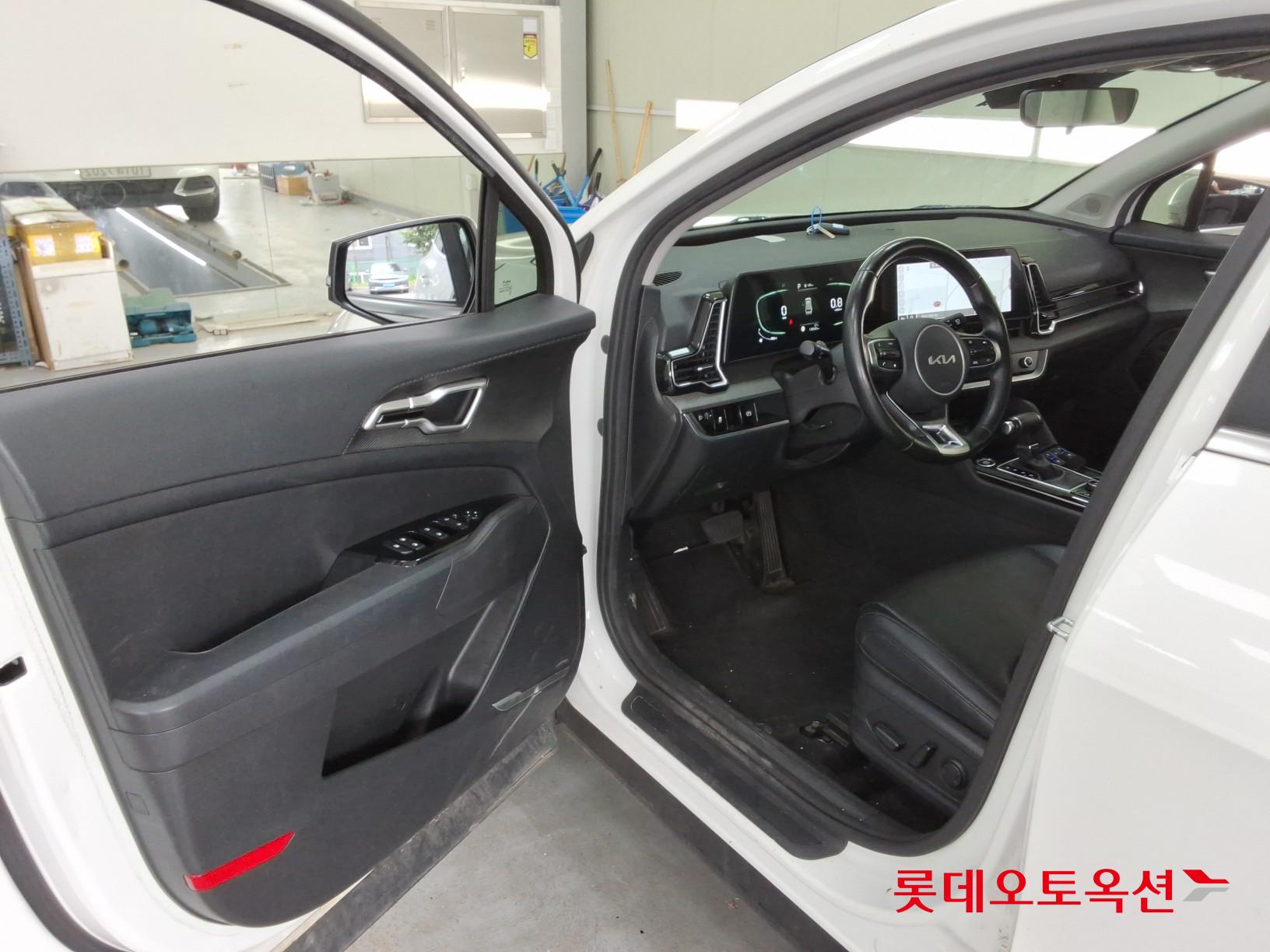 2022 - kia sportage