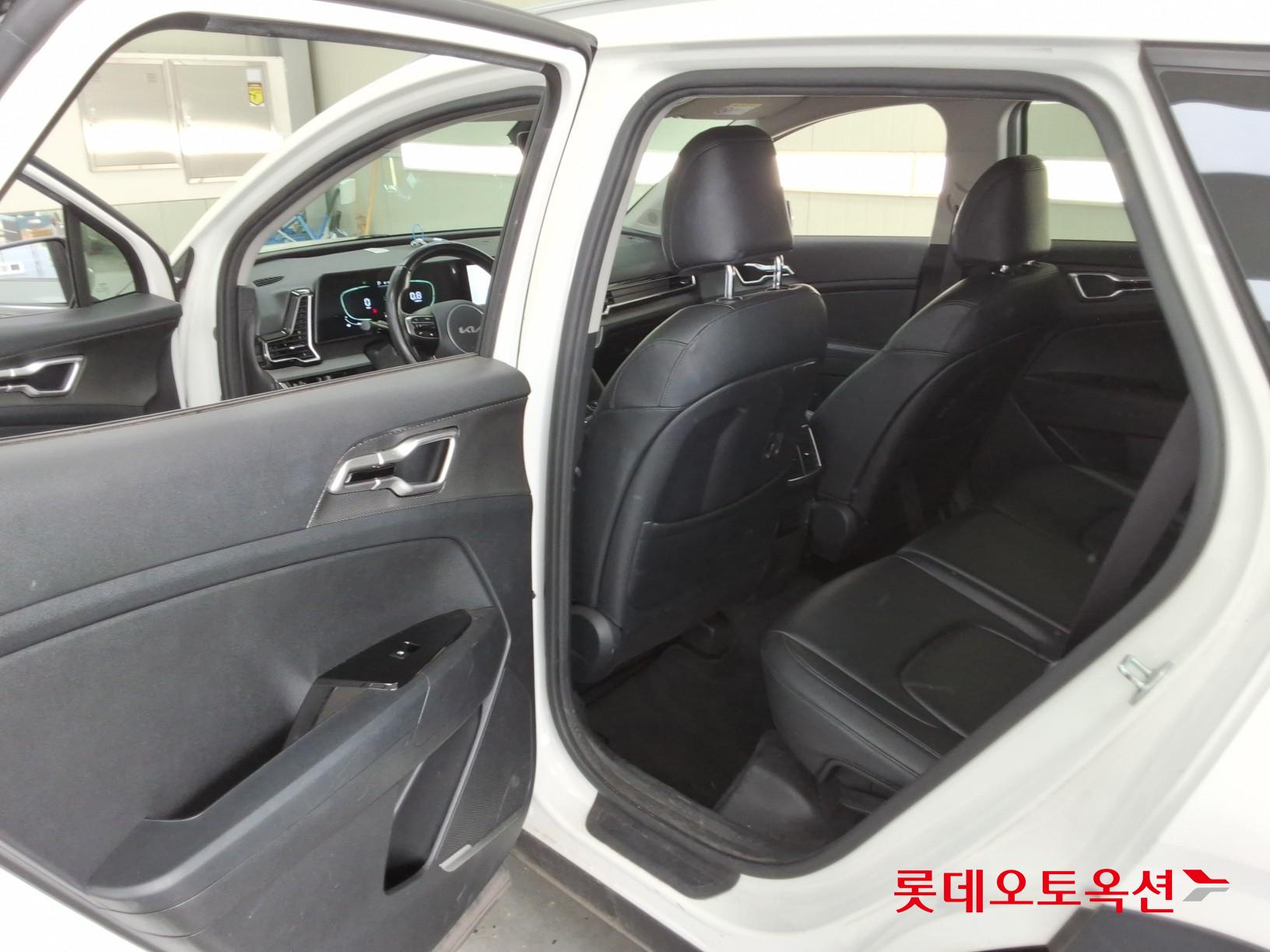 2022 - kia sportage