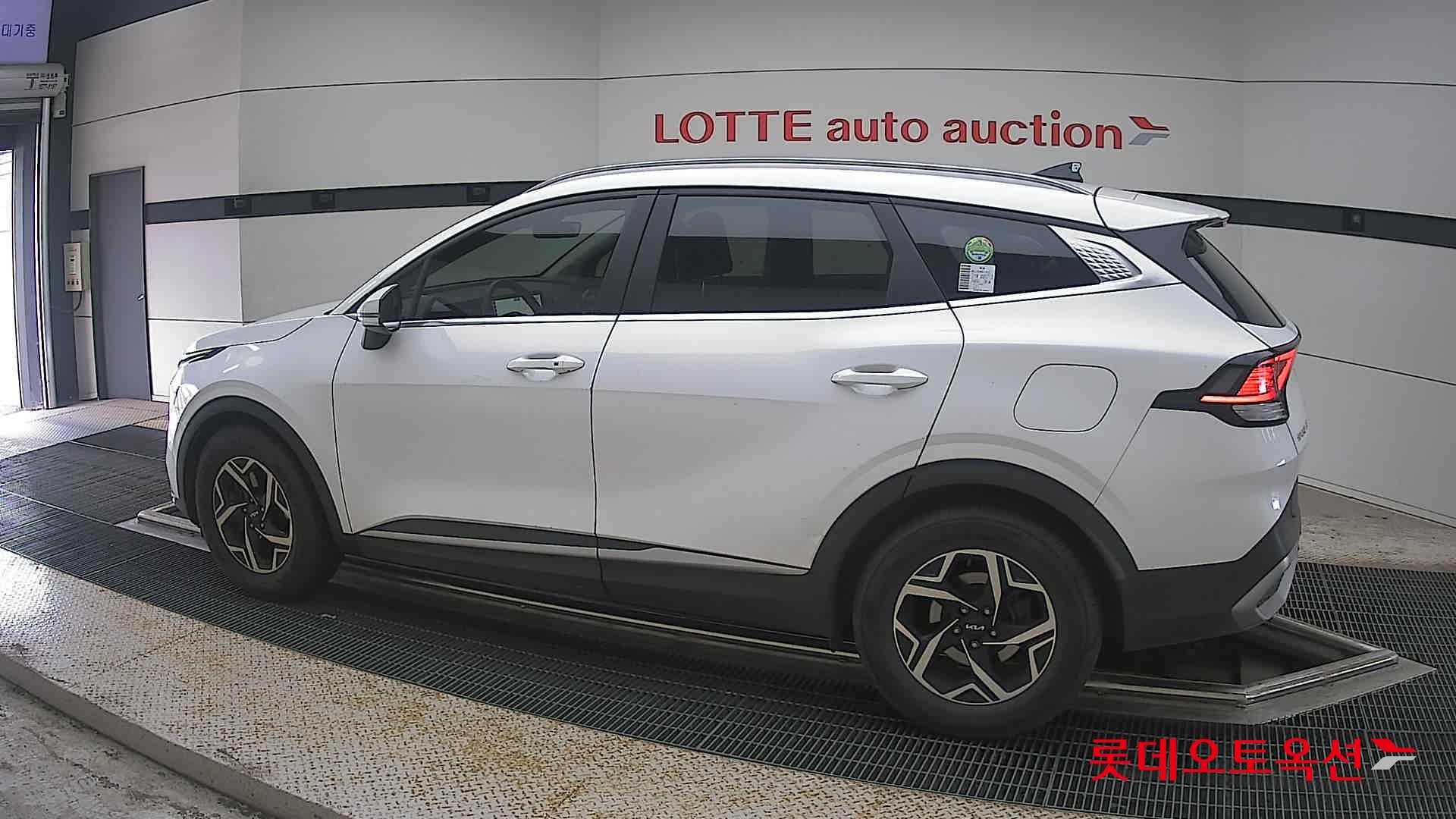 2022 - kia sportage