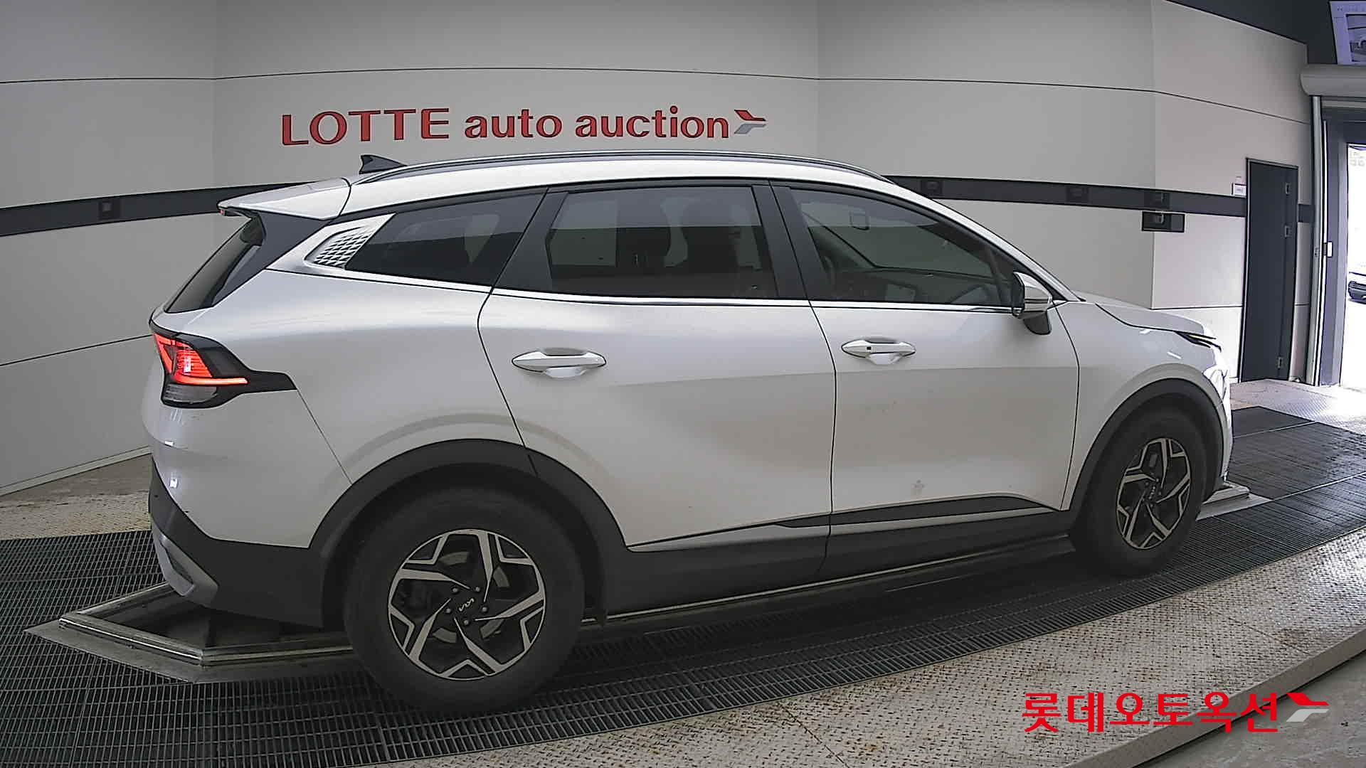 2022 - kia sportage