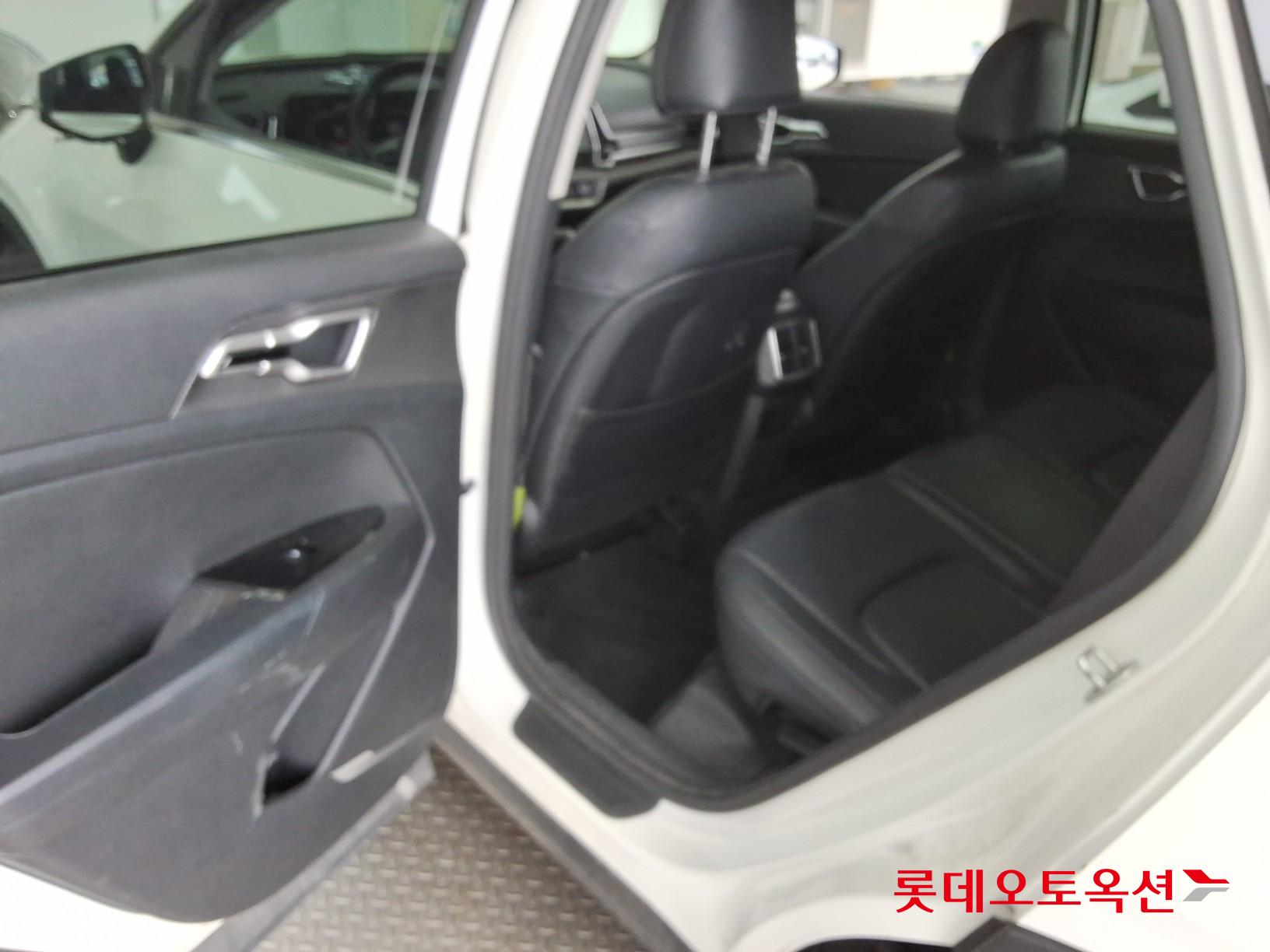 2022 - kia sportage