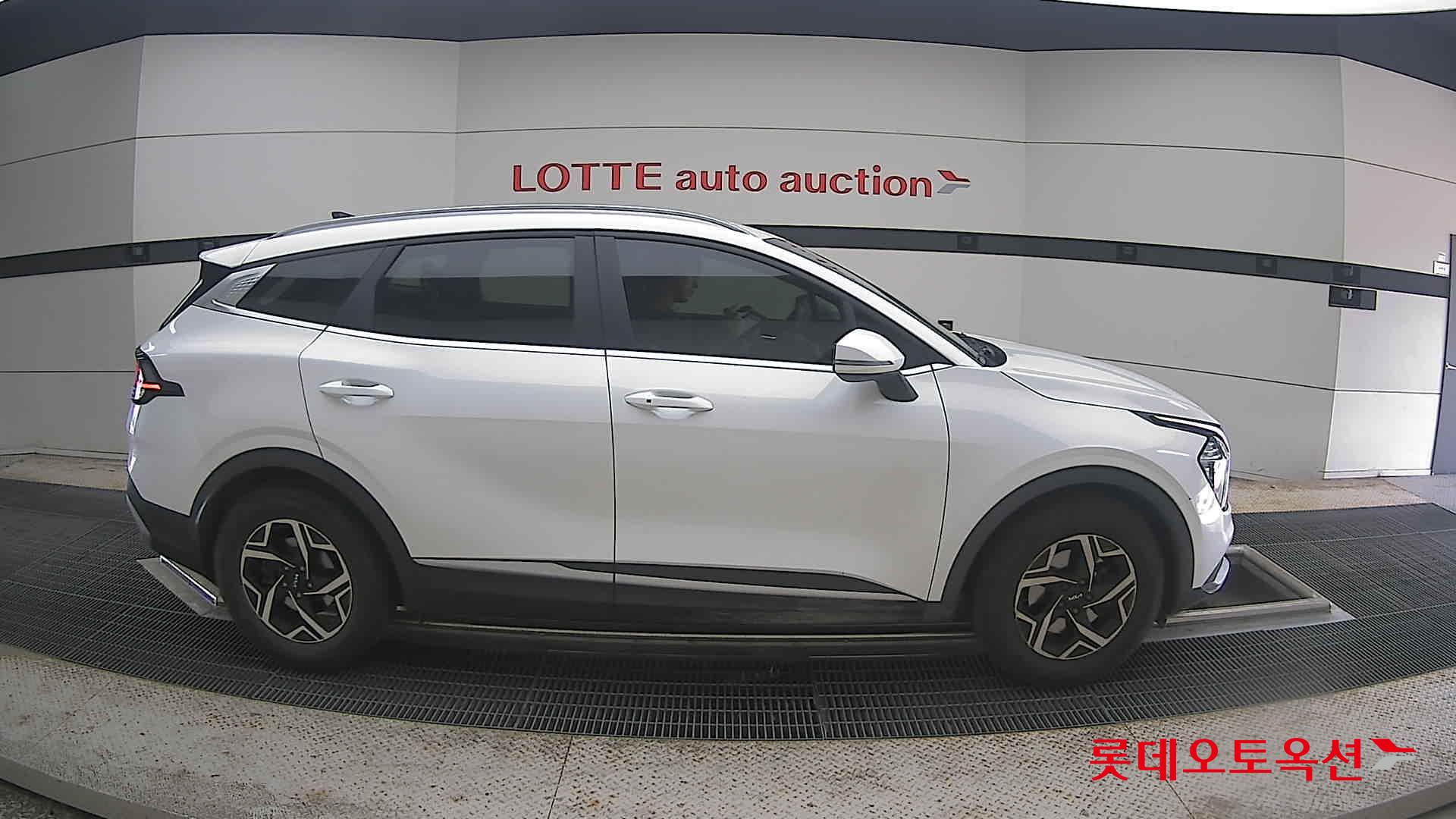 2022 - kia sportage