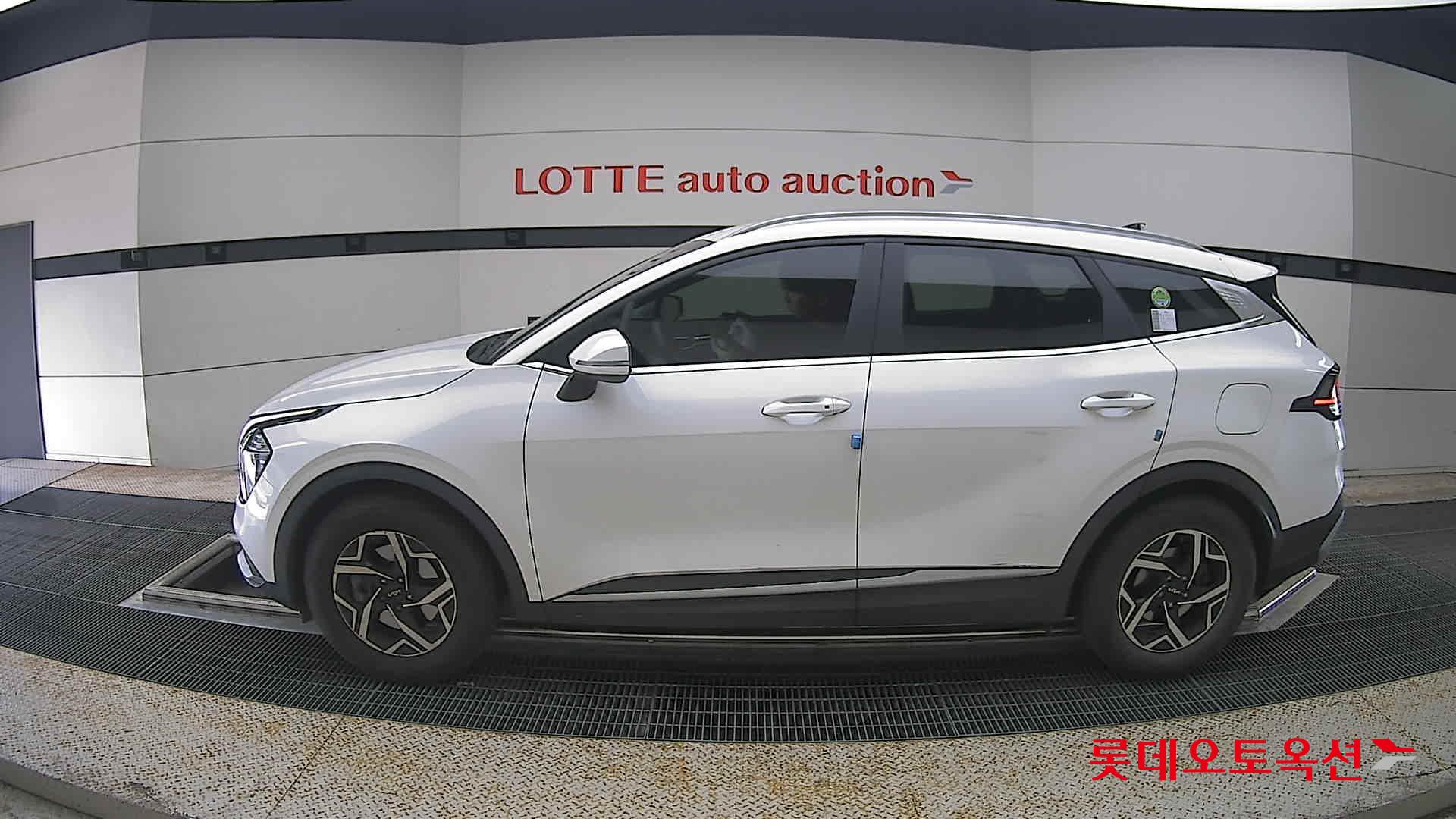 2022 - kia sportage