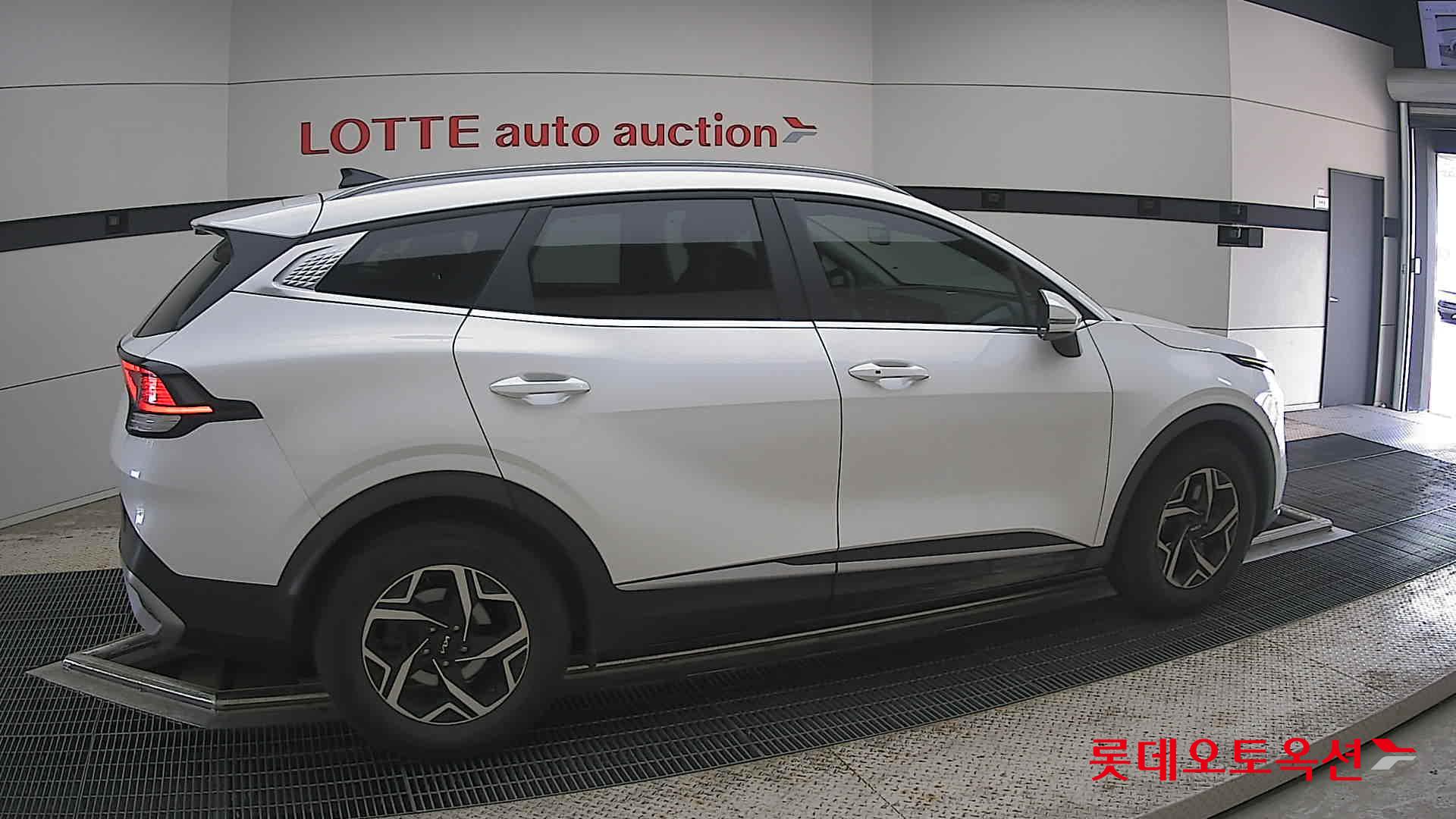 2022 - kia sportage