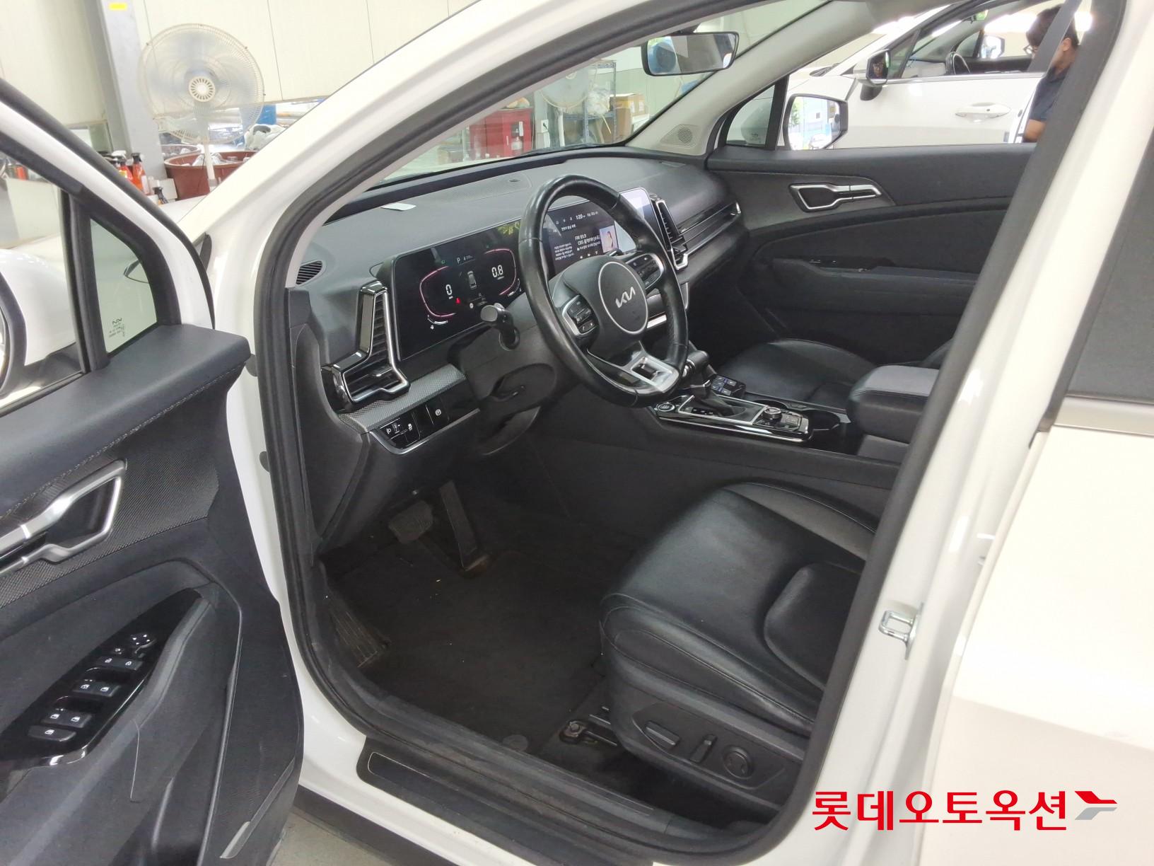2022 - kia sportage