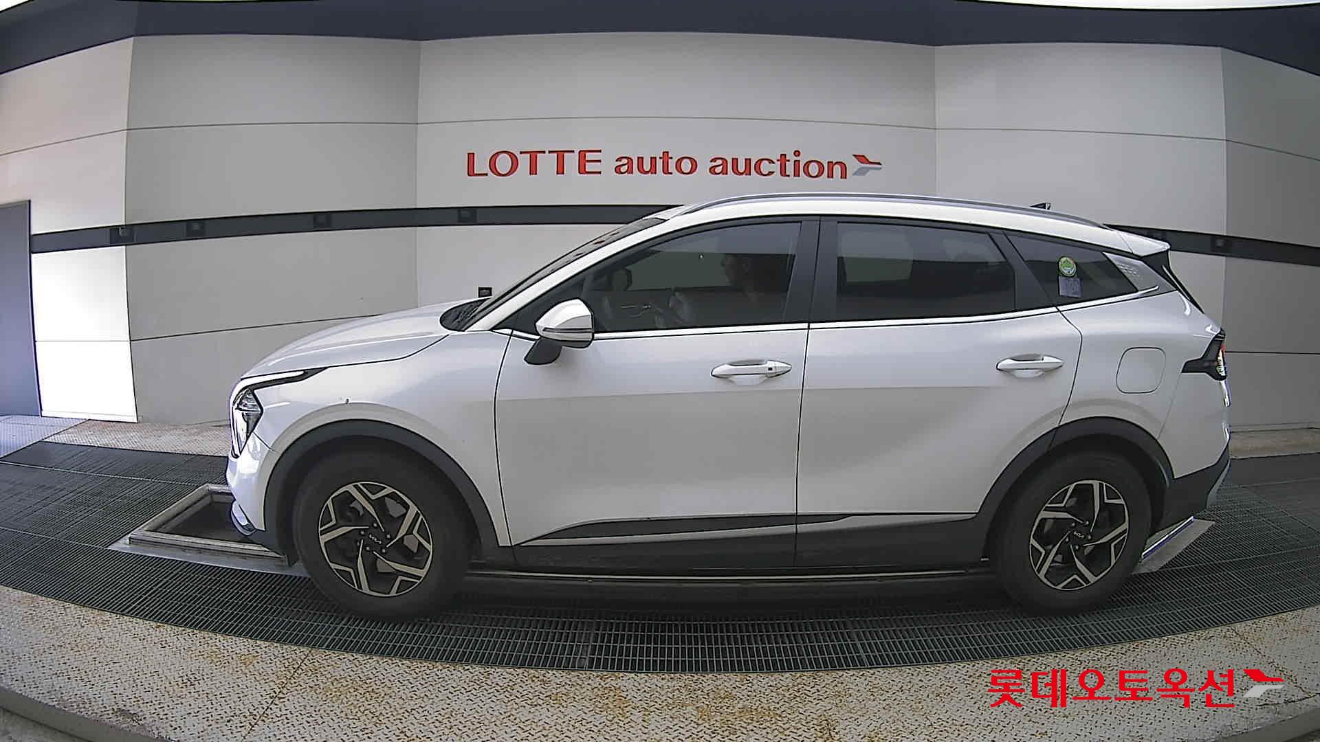 2022 - kia sportage