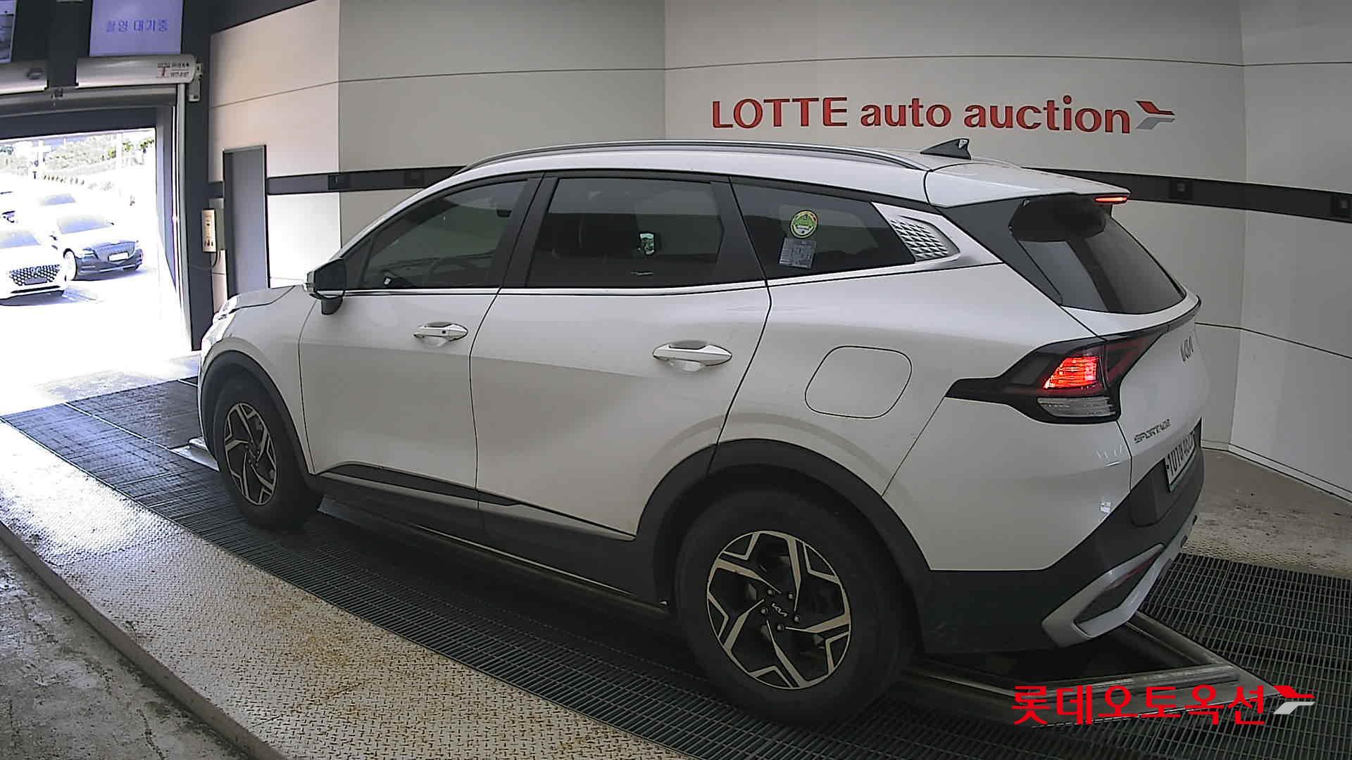 2022 - kia sportage