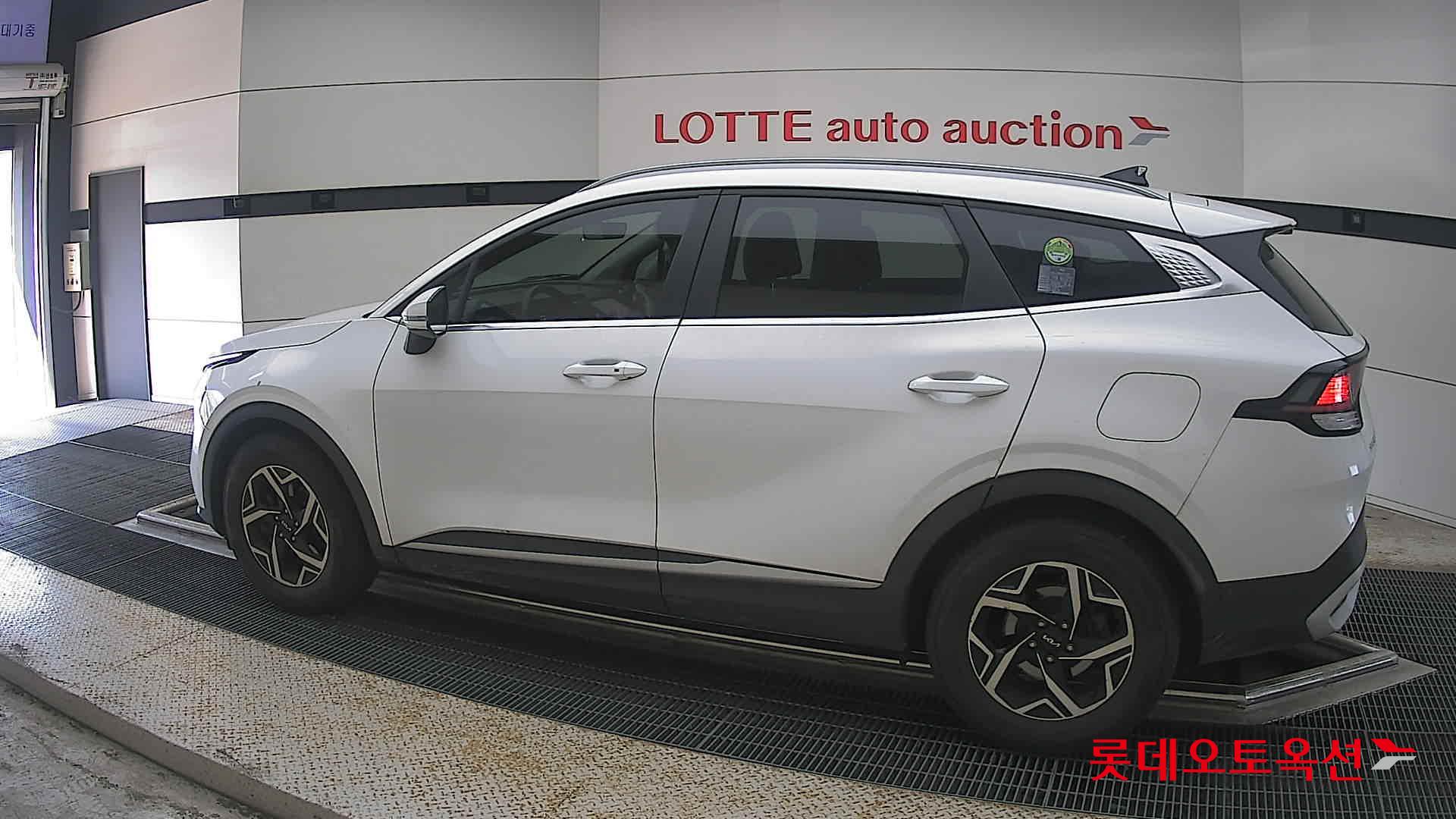 2022 - kia sportage