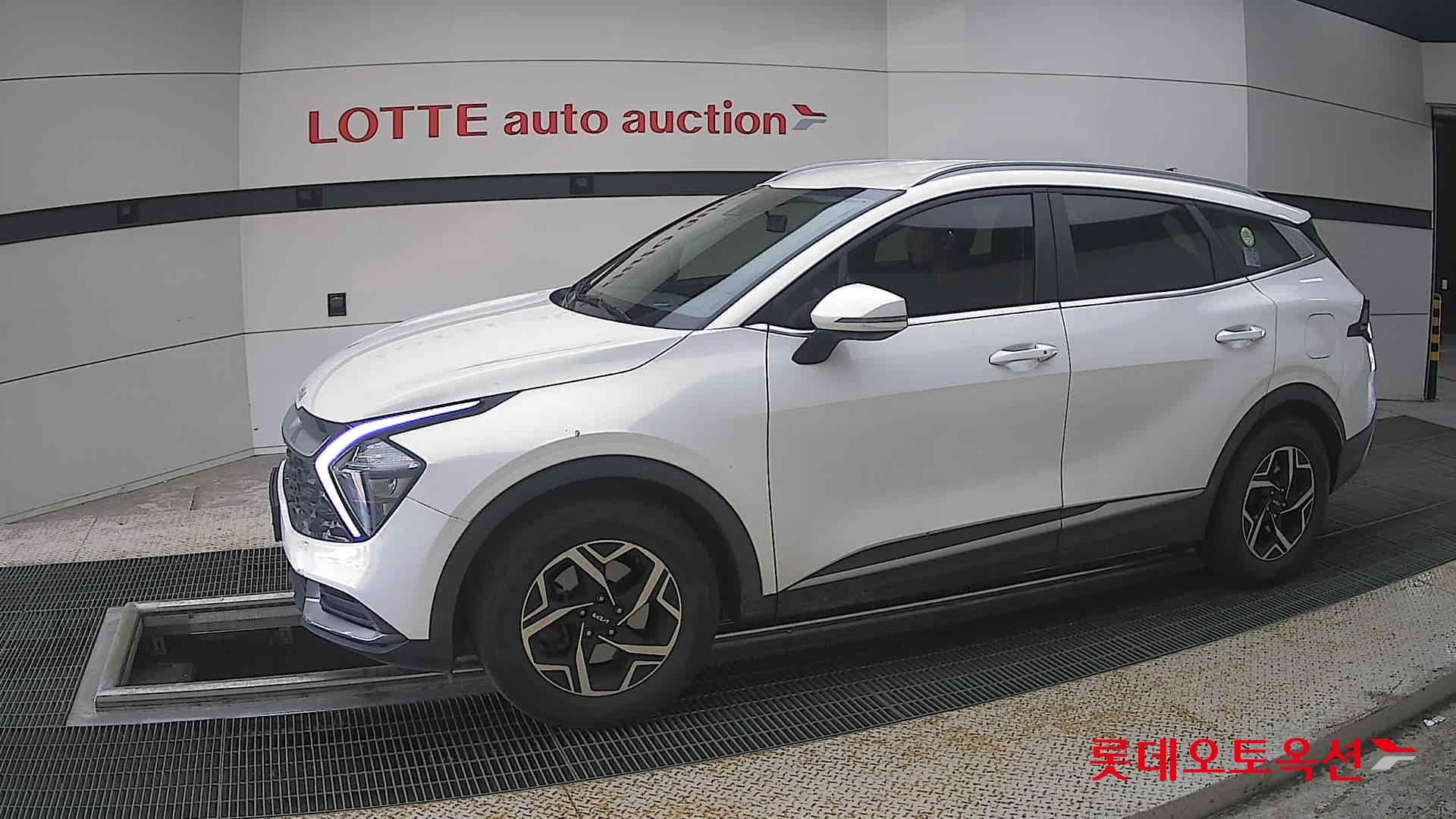 2022 - kia sportage