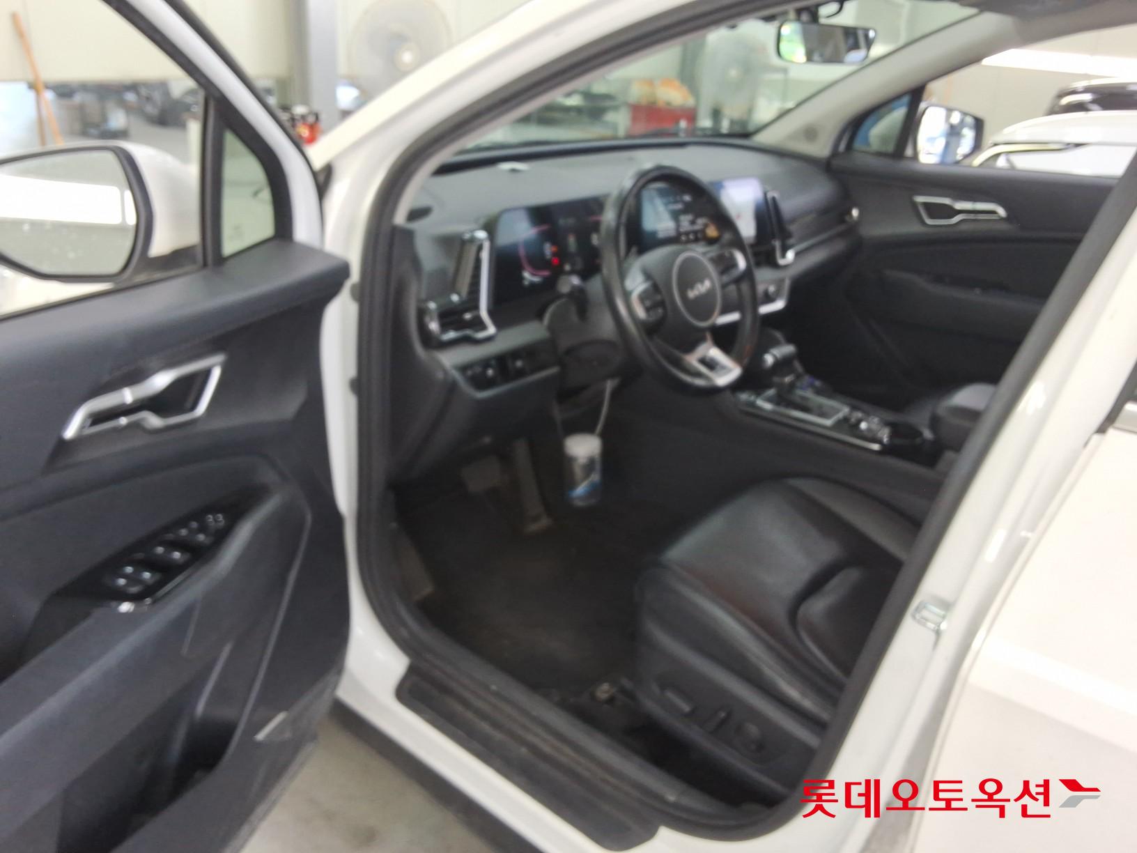 2022 - kia sportage