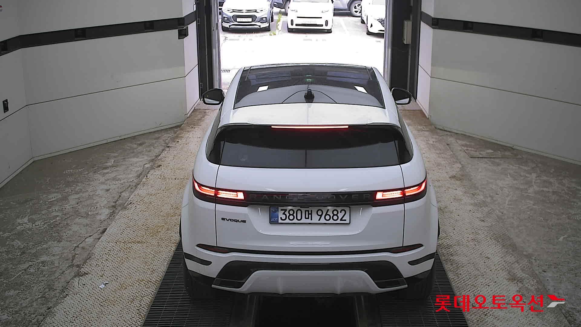 2025 - land rover range rover