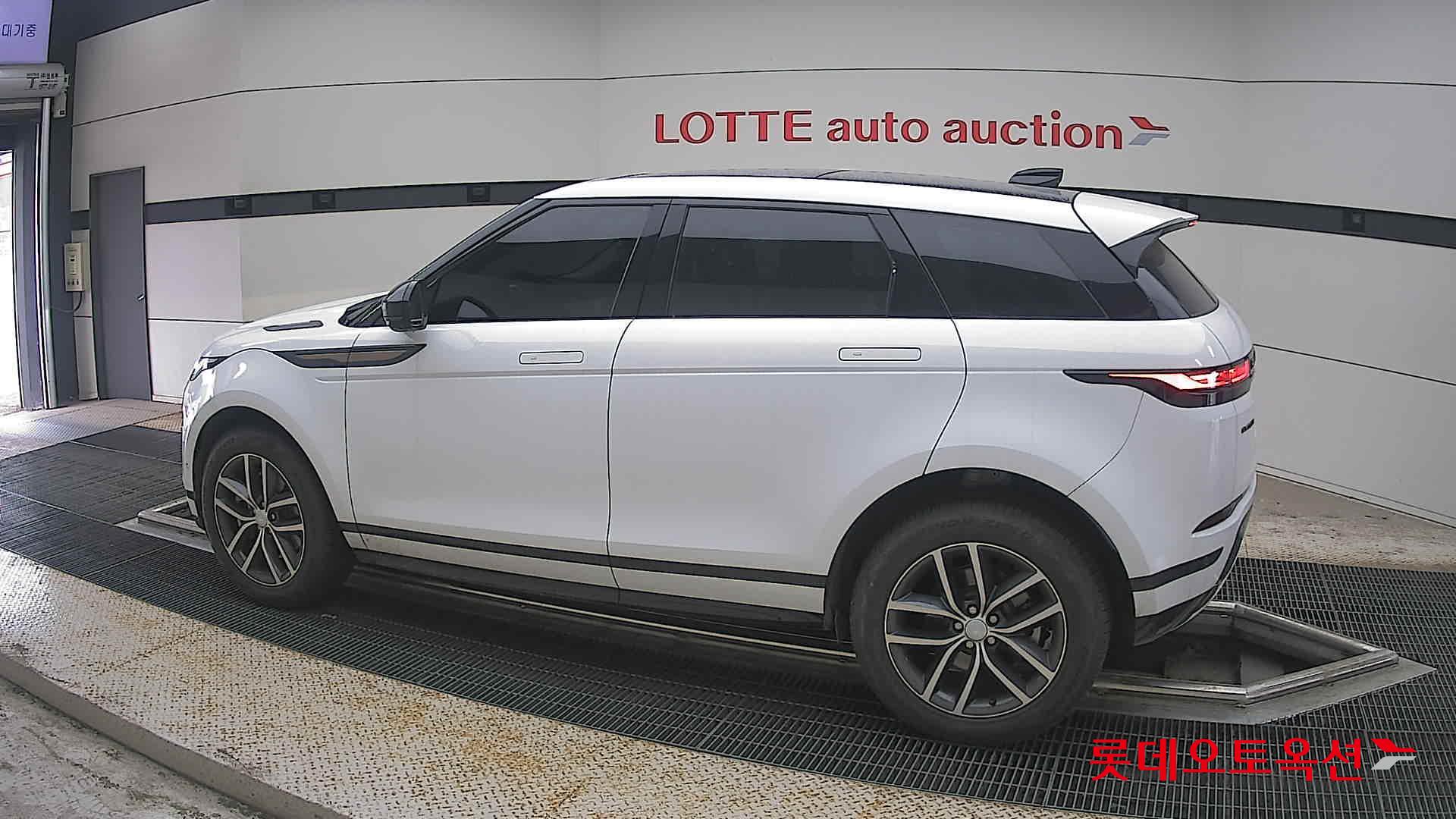 2025 - land rover range rover