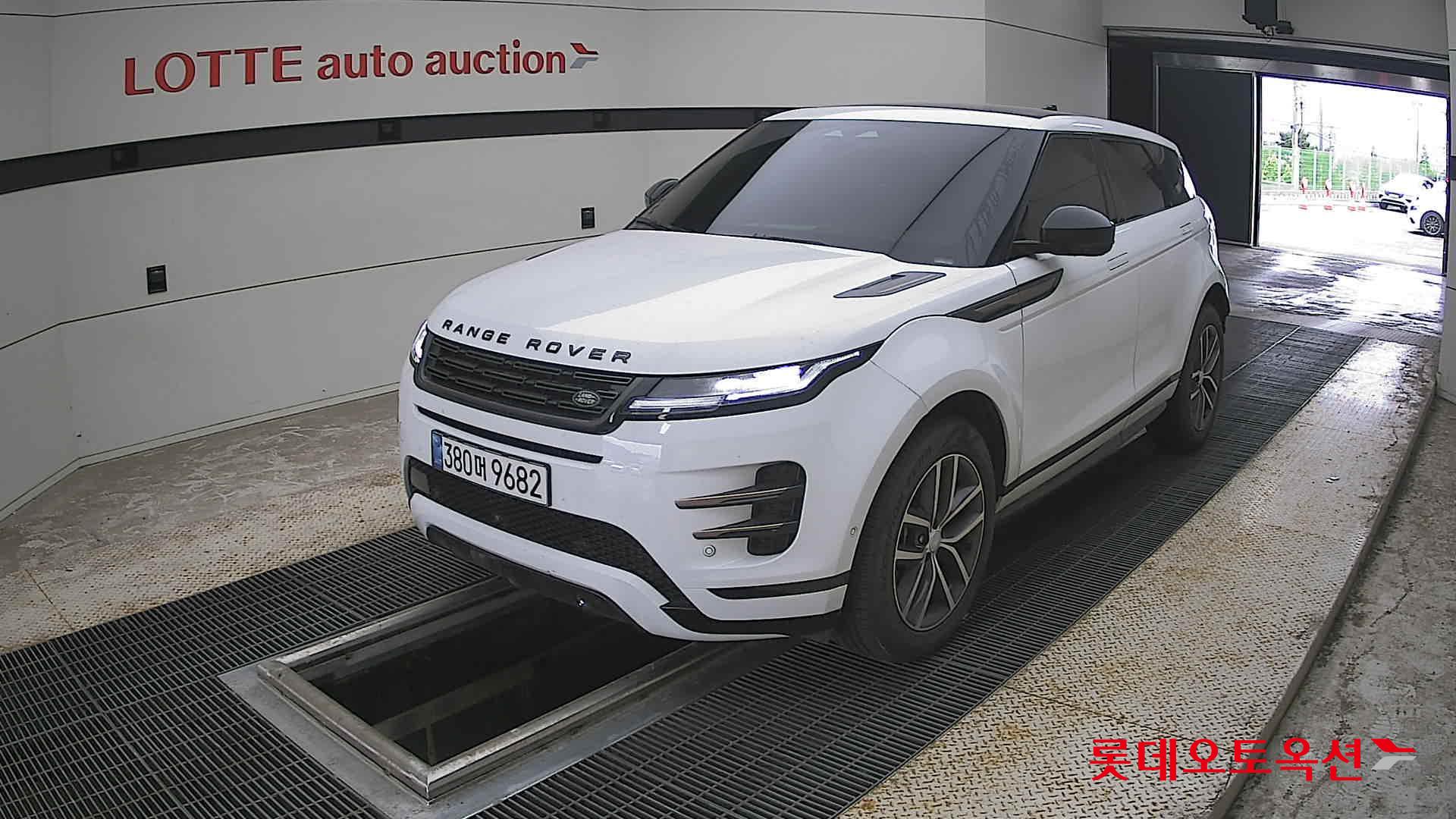 2025 - land rover range rover