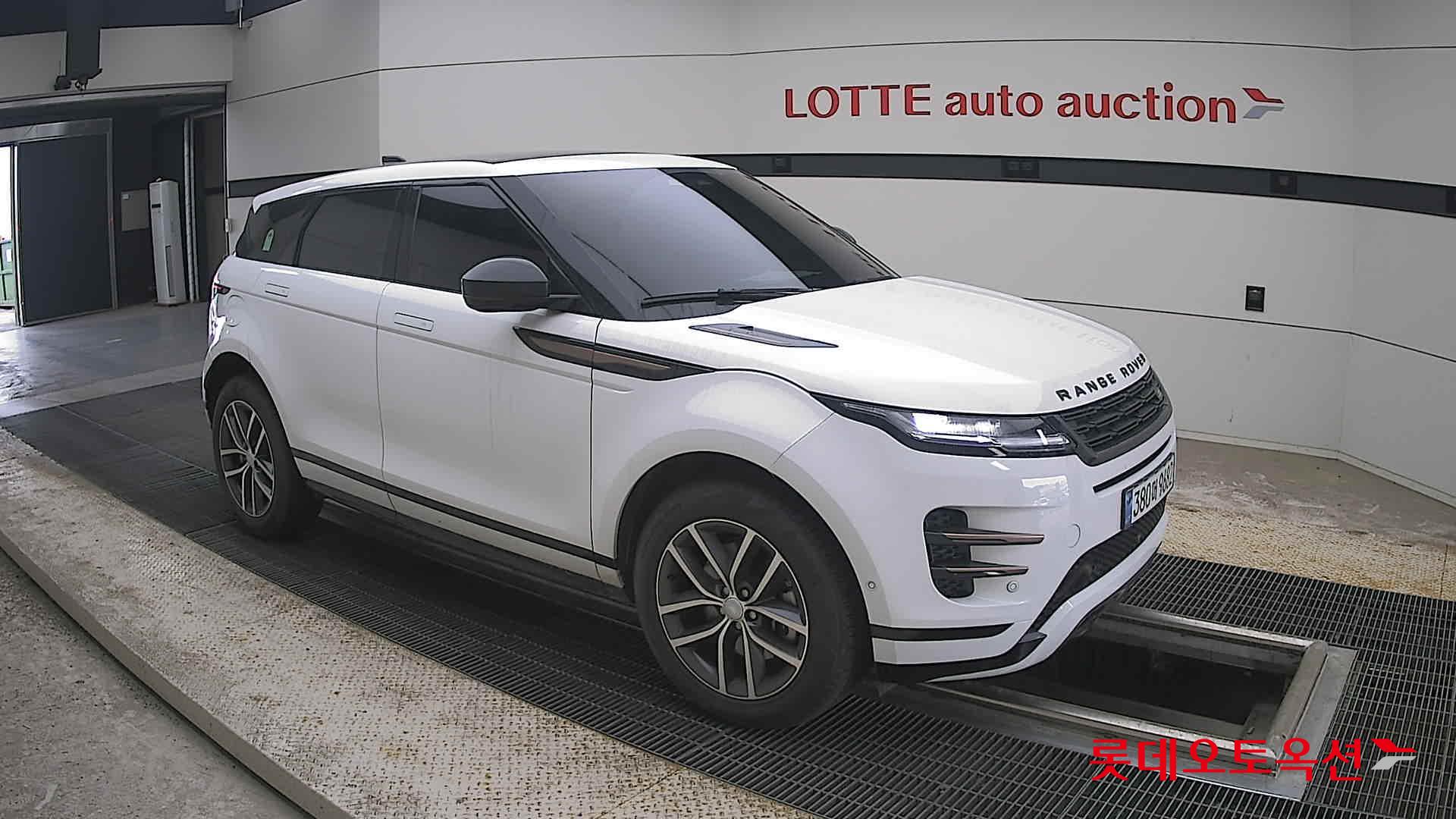 2025 - land rover range rover