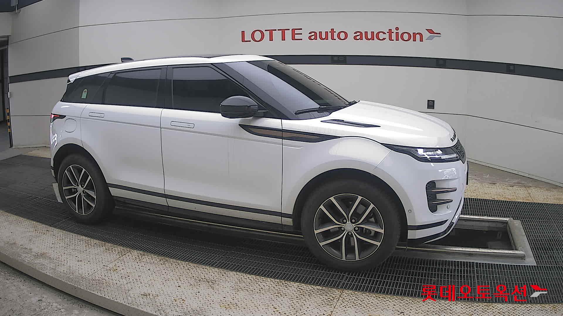 2025 - land rover range rover