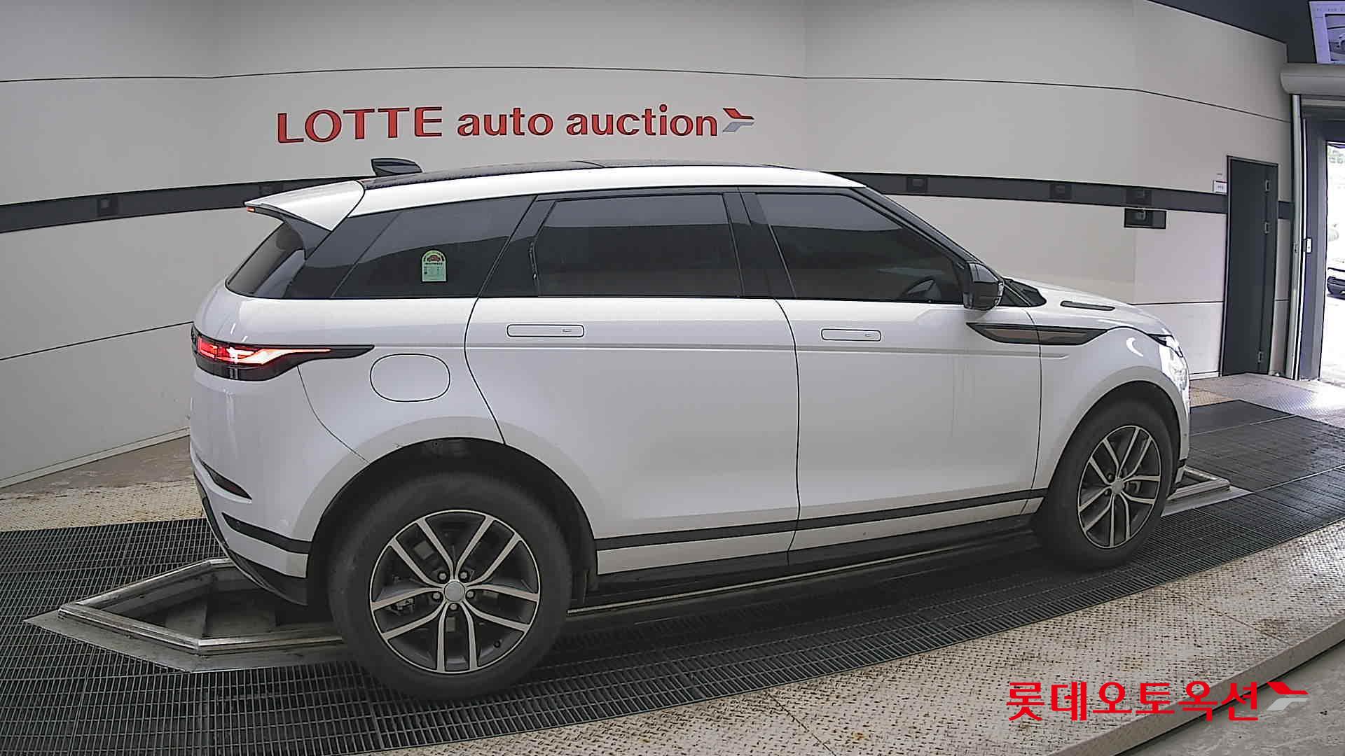 2025 - land rover range rover