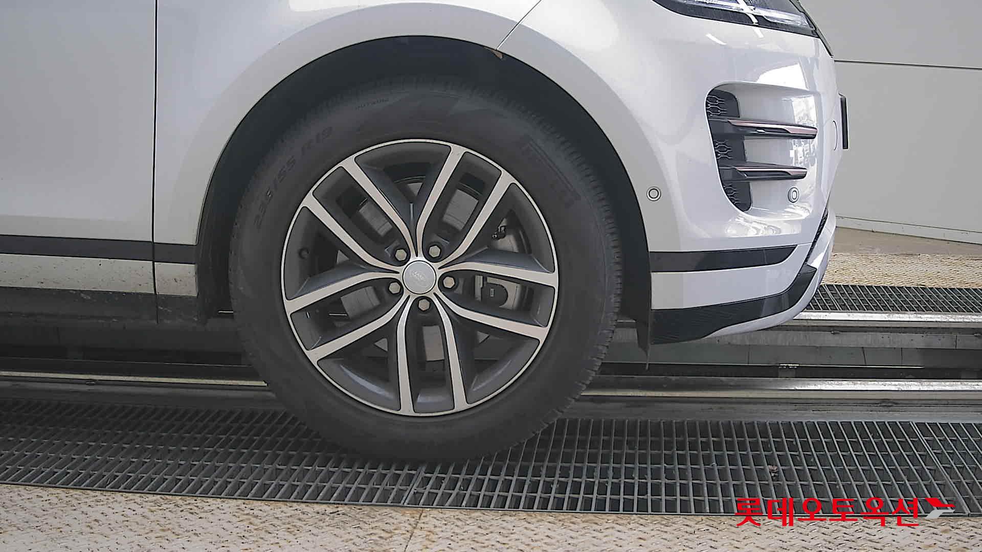 2025 - land rover range rover
