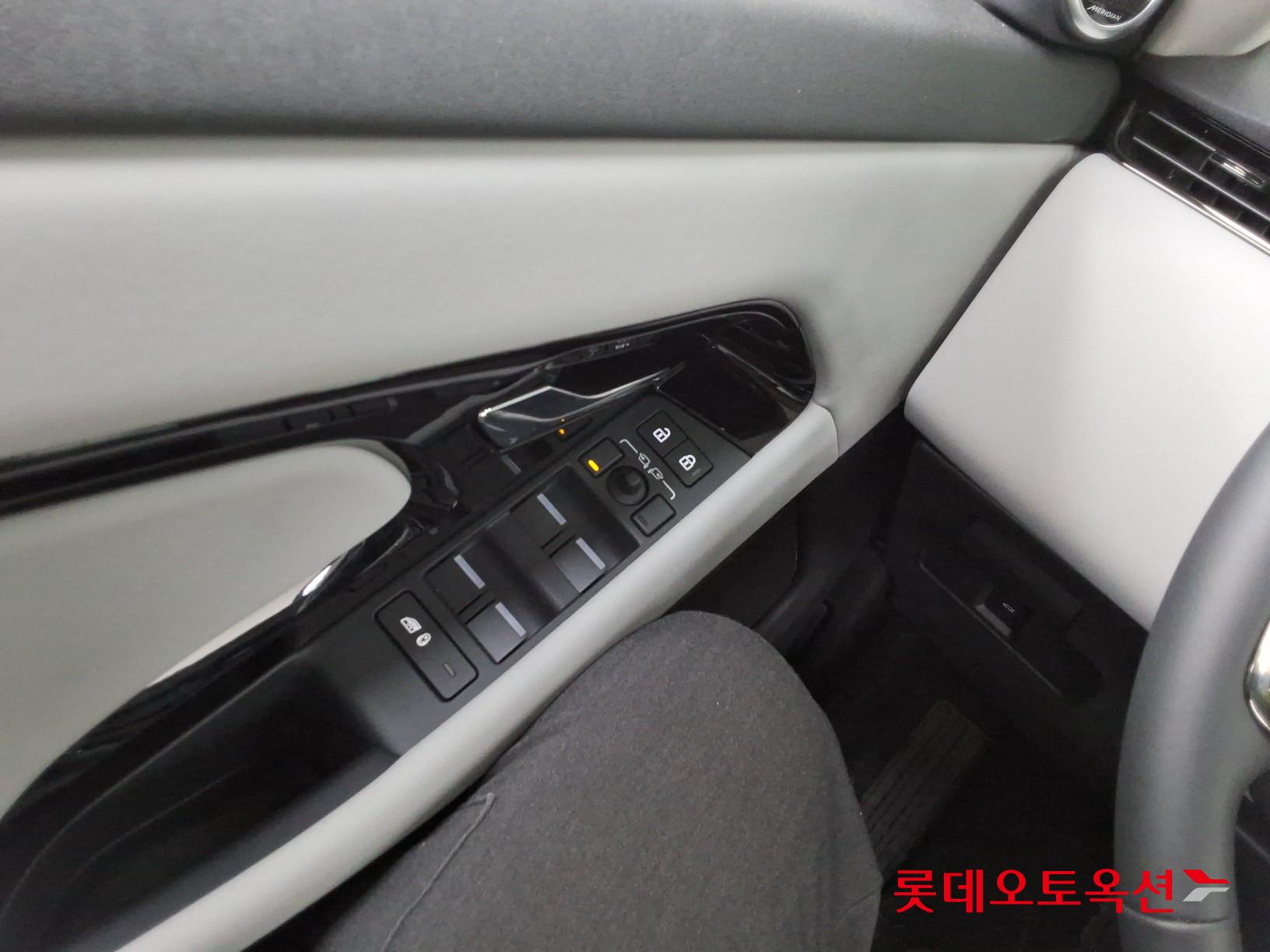 2025 - land rover range rover