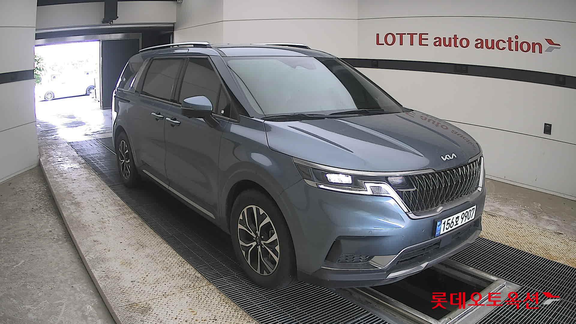 2022 - kia carnival