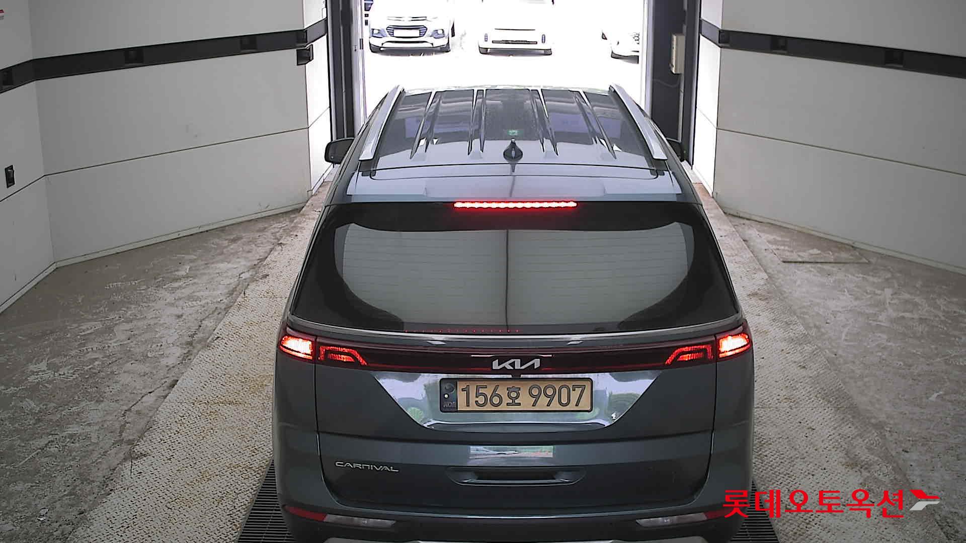 2022 - kia carnival