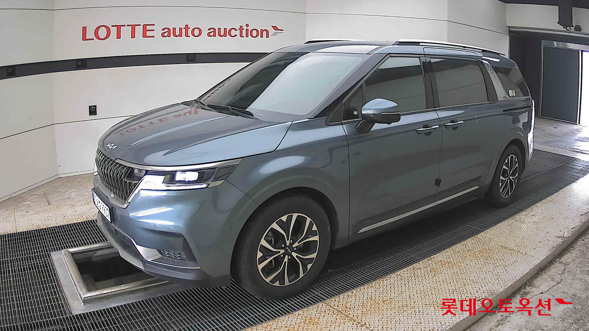 2022 - kia carnival