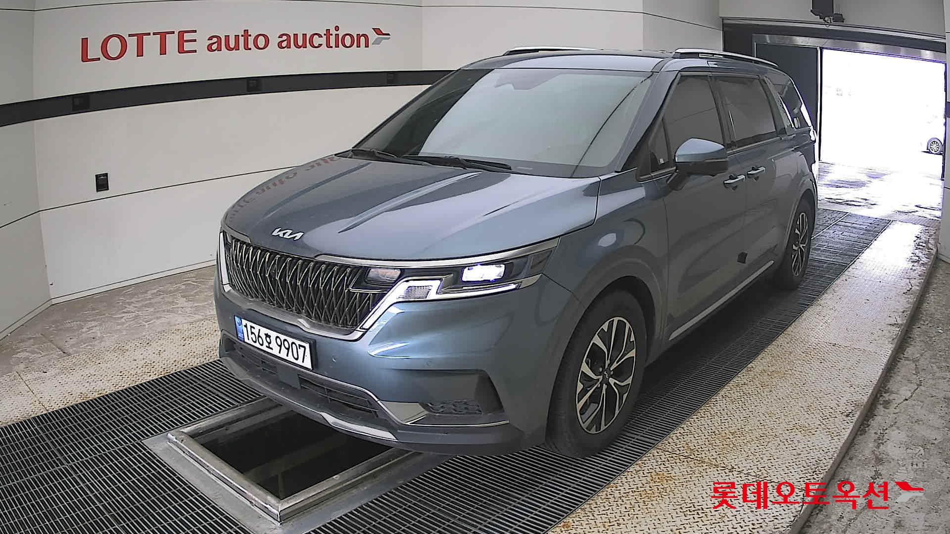 2022 - kia carnival