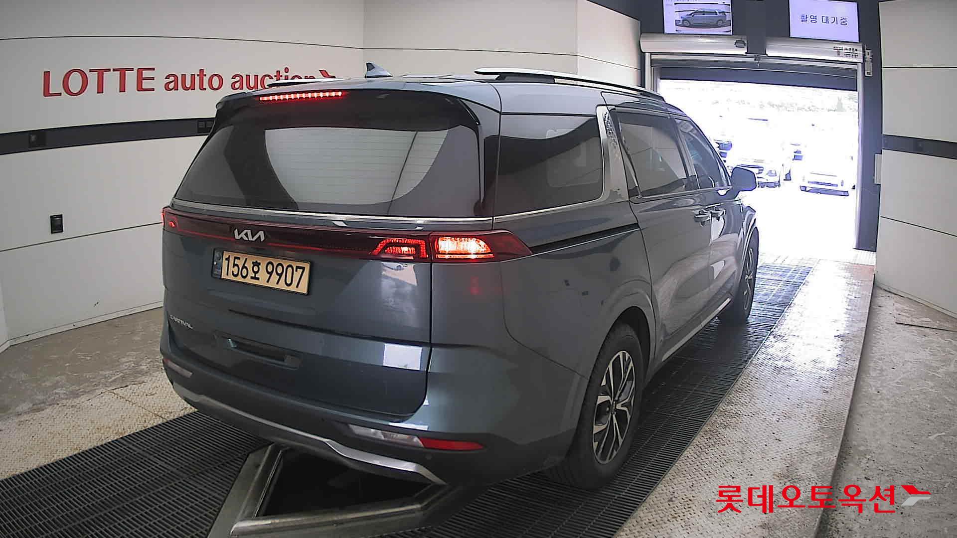 2022 - kia carnival